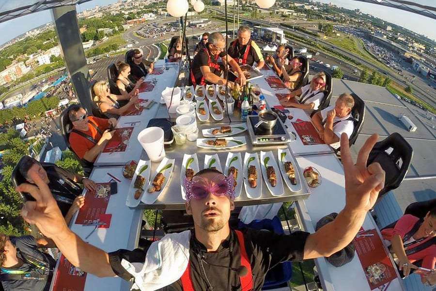  Dinner in the Sky