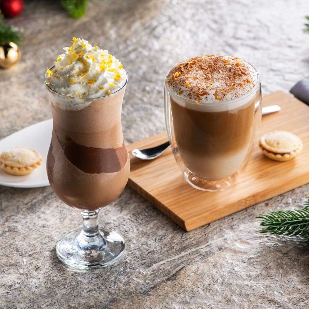 Arabic coffee and date 