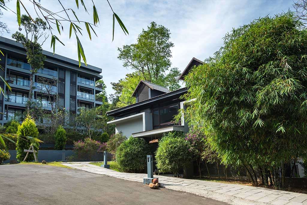 The Mountain Courtyard