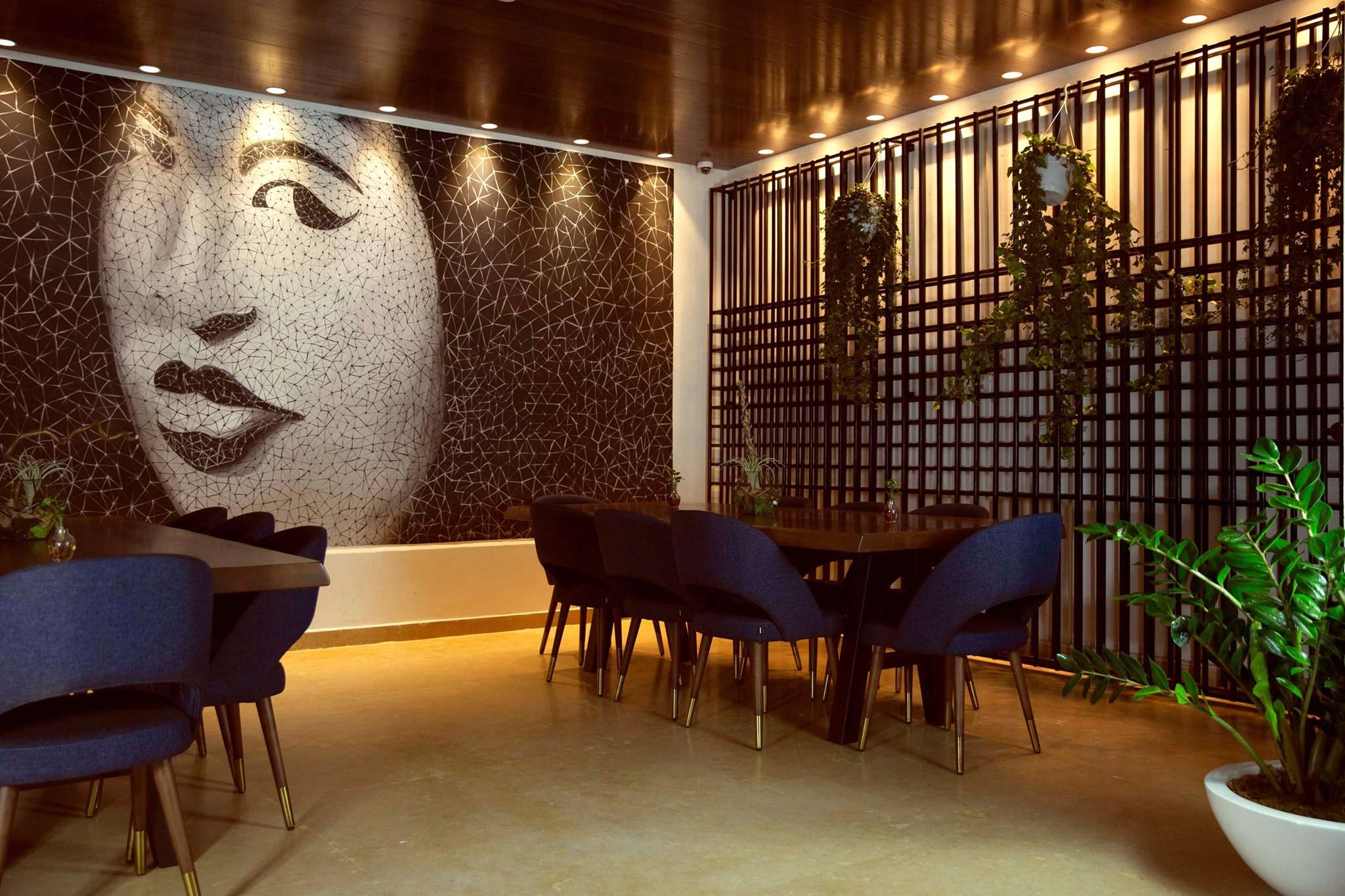  Koi Restaurant & Lounge