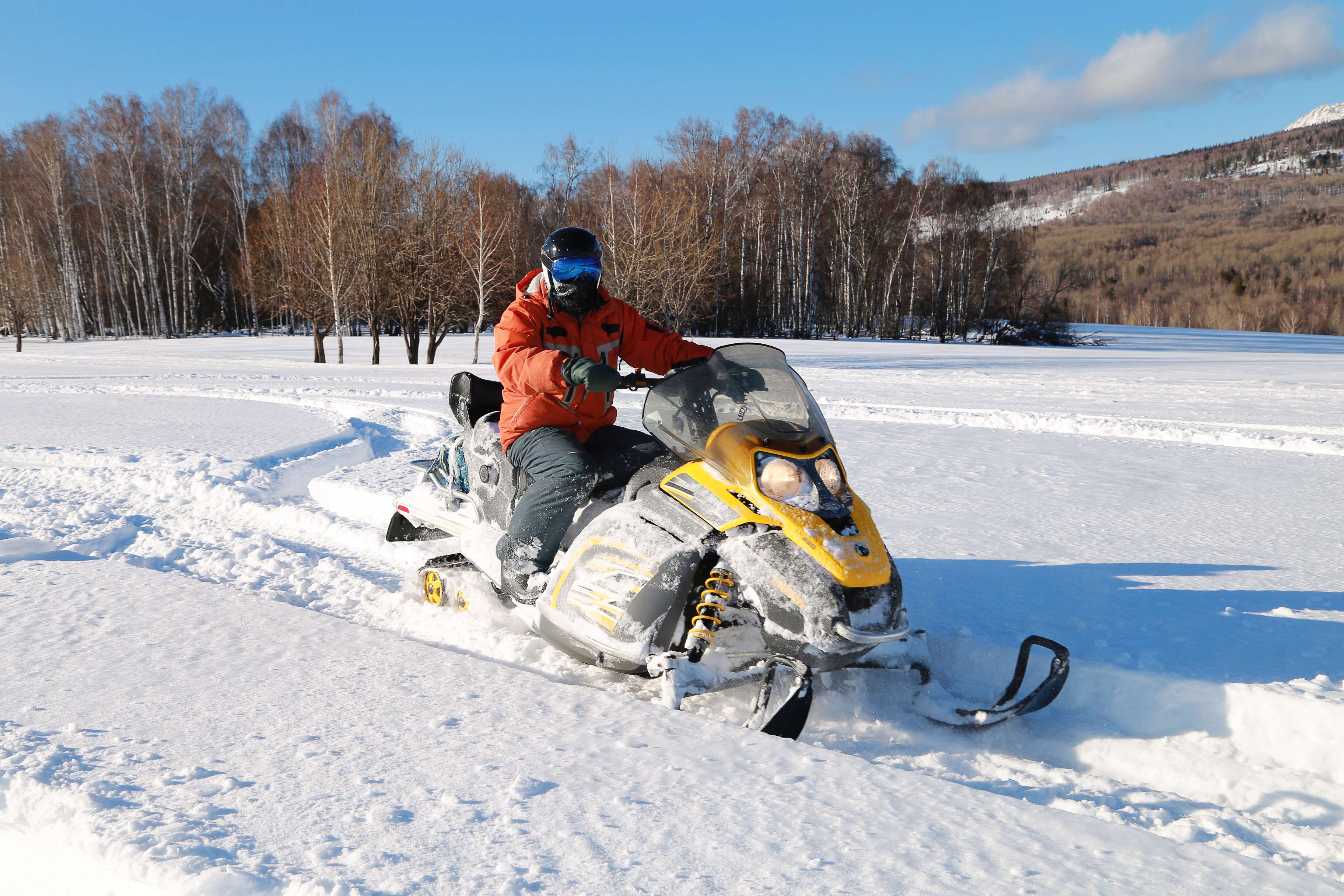 Utah Snowmobile Adventure 