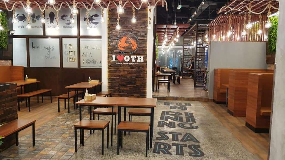 Off The Hook Seafood Restaurant