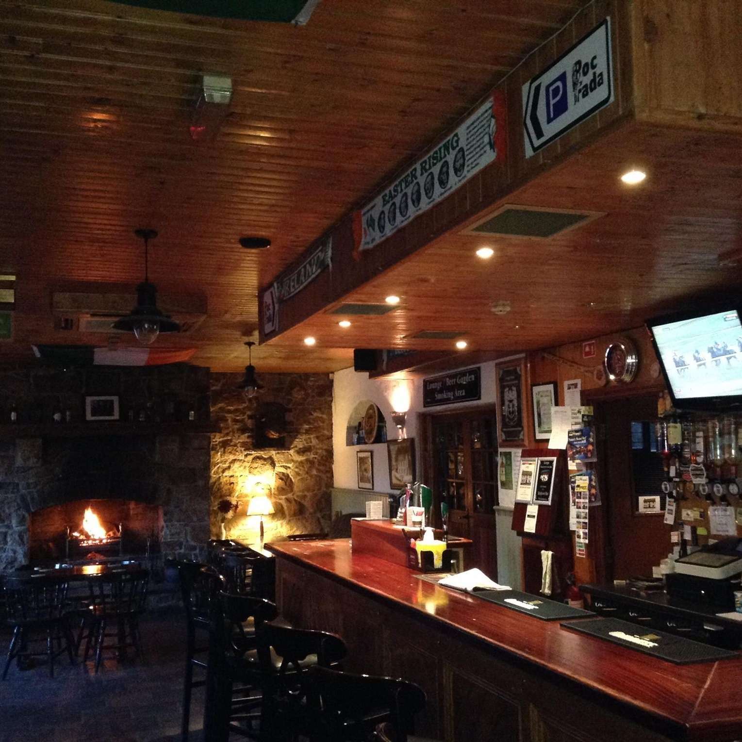 Long’s Bar – Towers Rotana