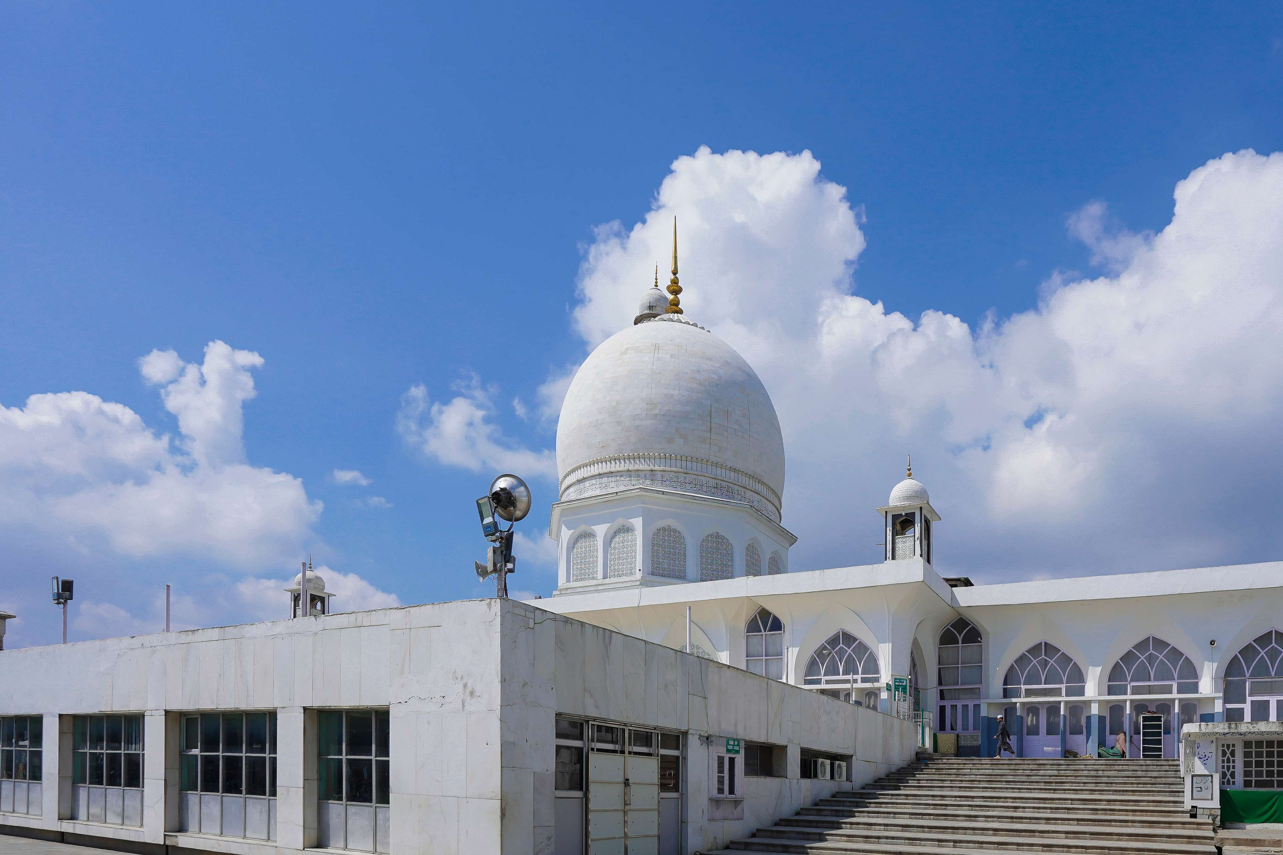 Hazratbal Masjid