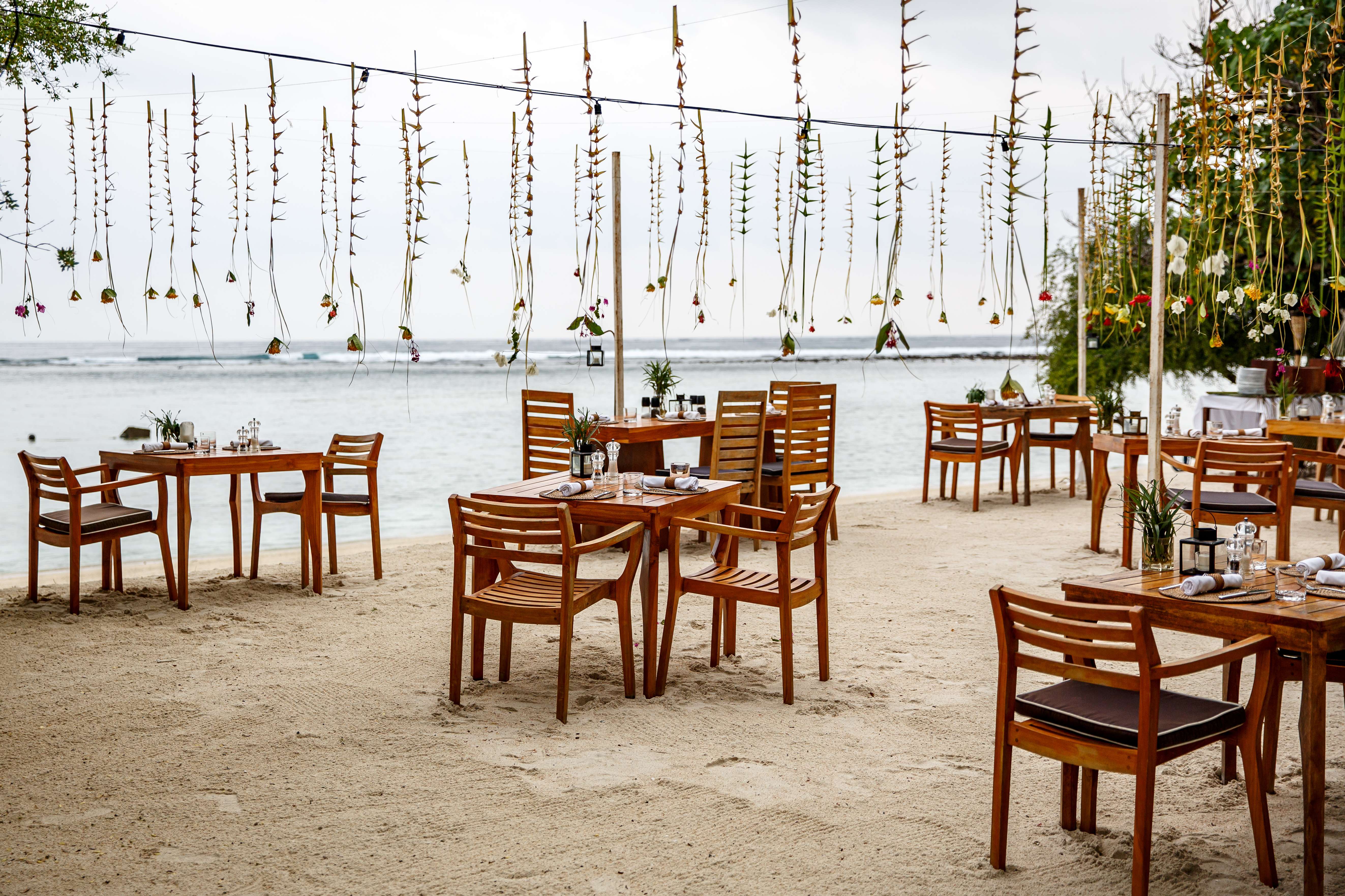  Beachside Dining And Outdoor Cinema