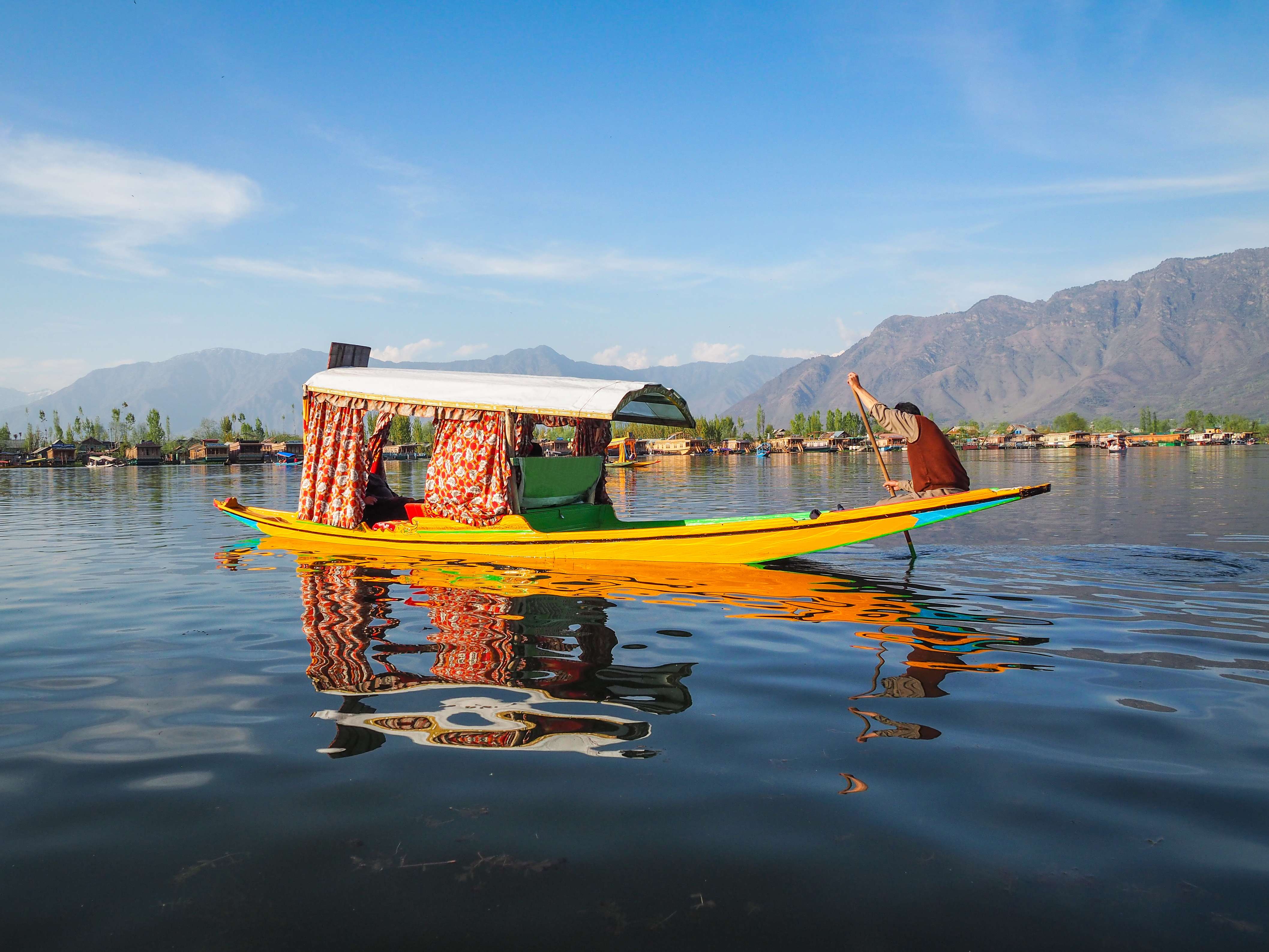 10 Places to Visit Near Dal Lake For a Perfect Getaway!