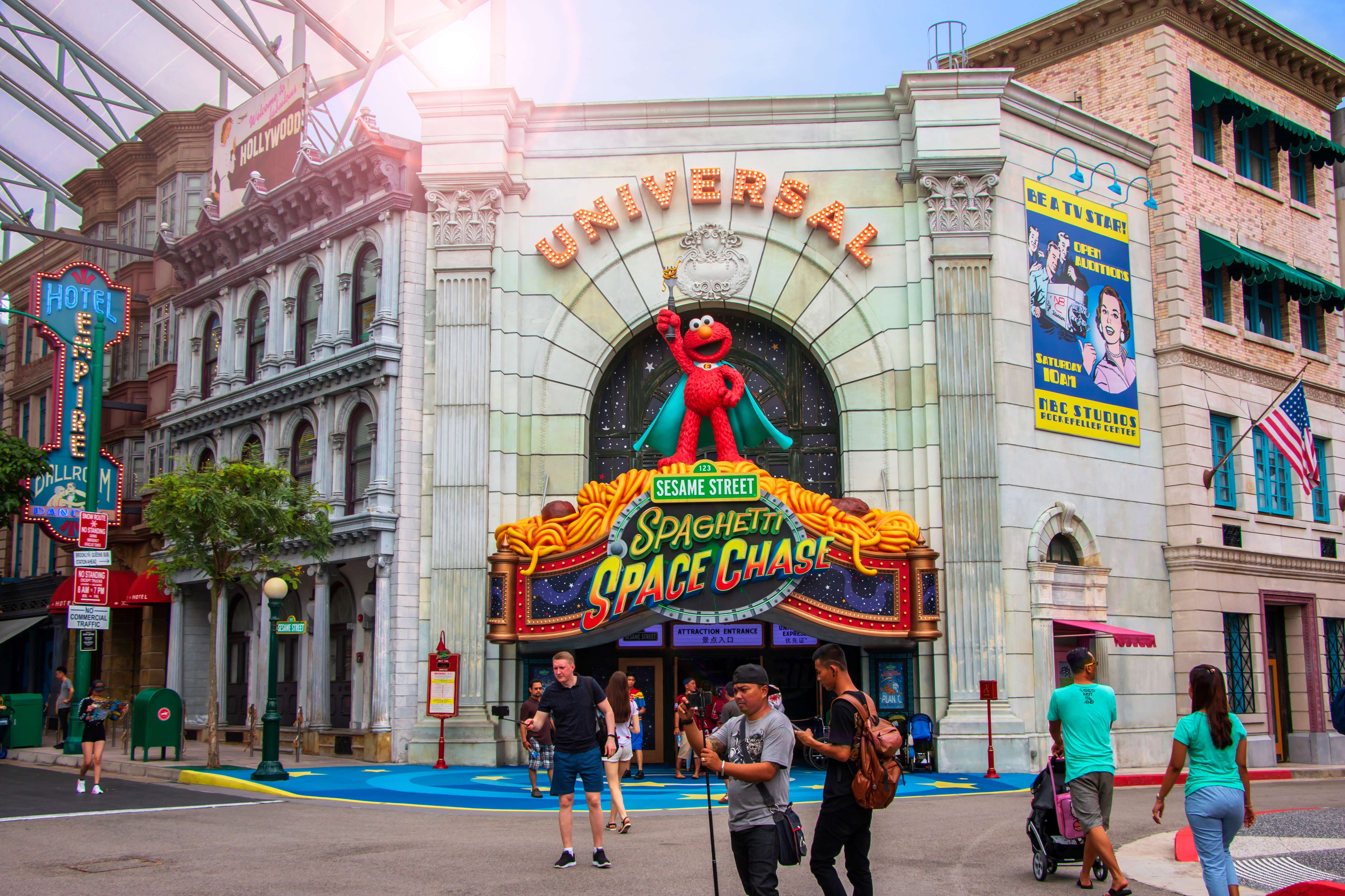 Sesame Street Spaghetti Space Chase