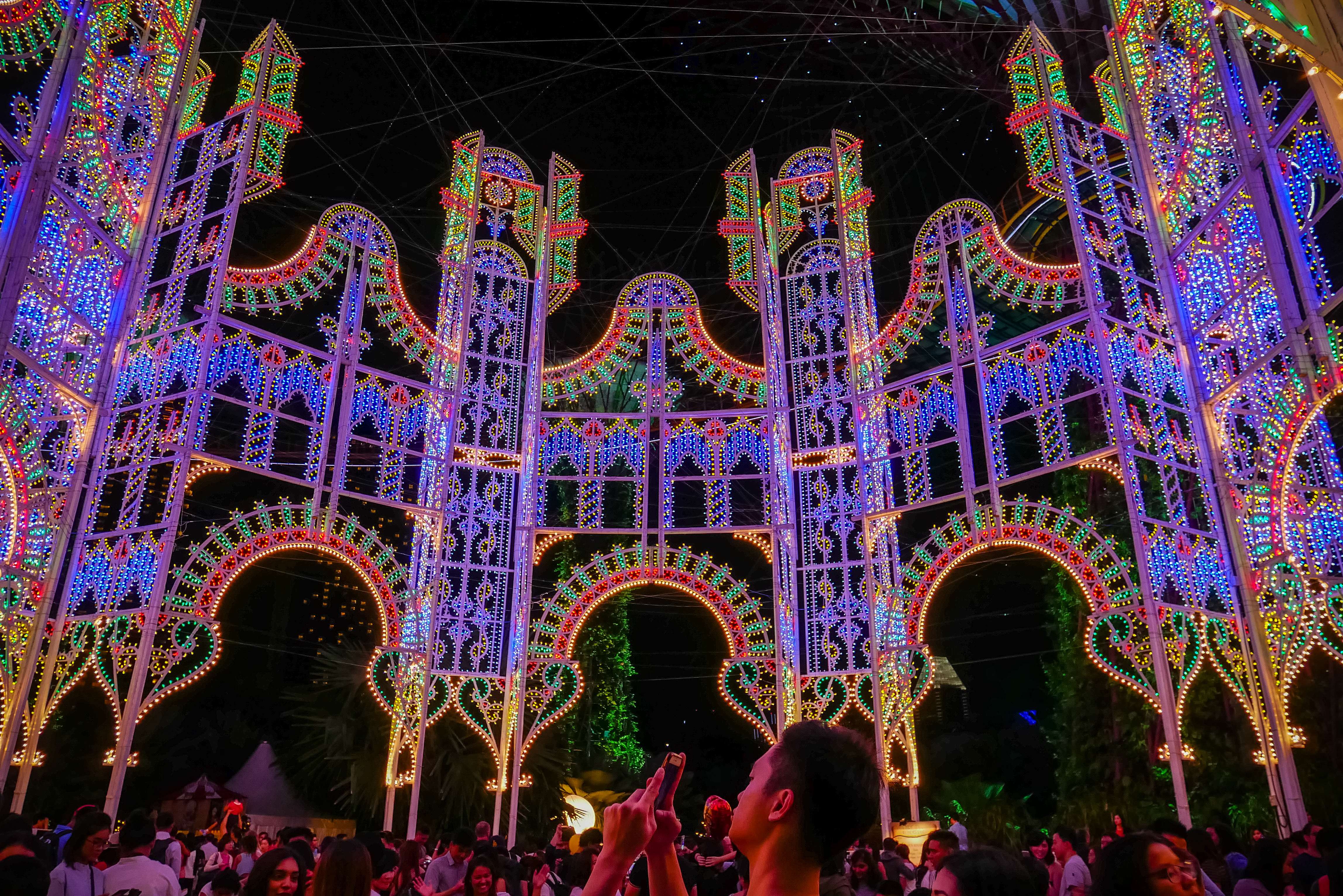 Get mesmerized by the beauty of Christmas Wonderland