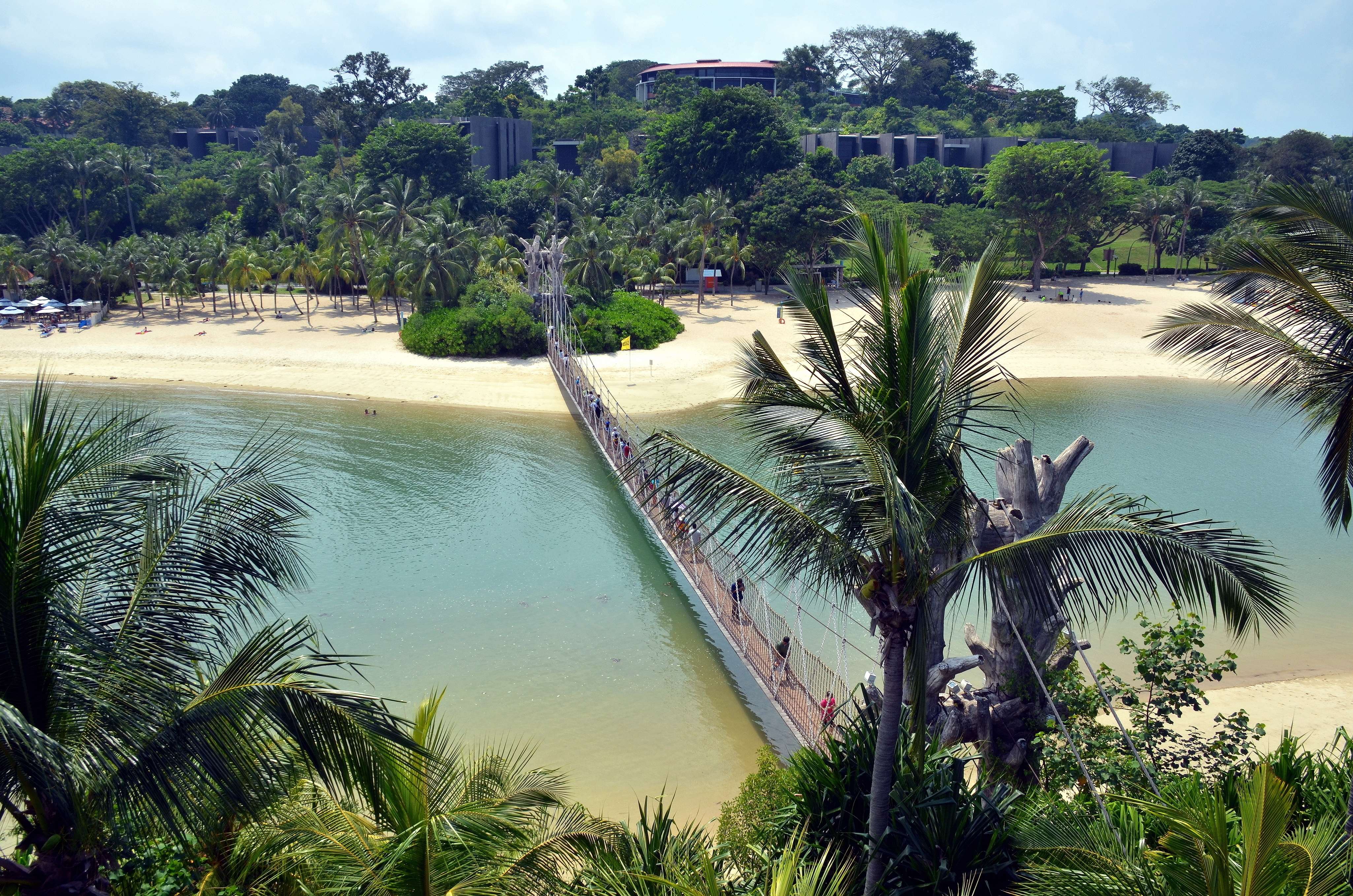  Have a picnic at Tanjong Beach