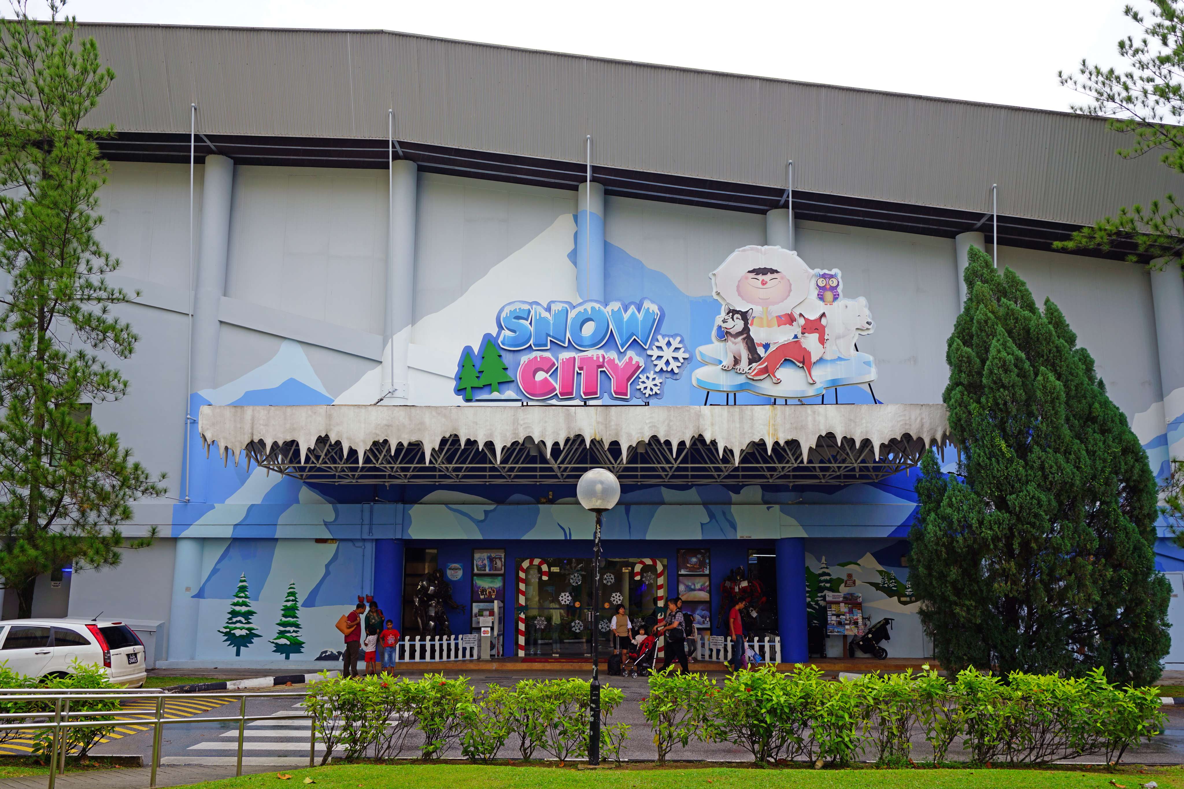 Visit the Snow City Singapore