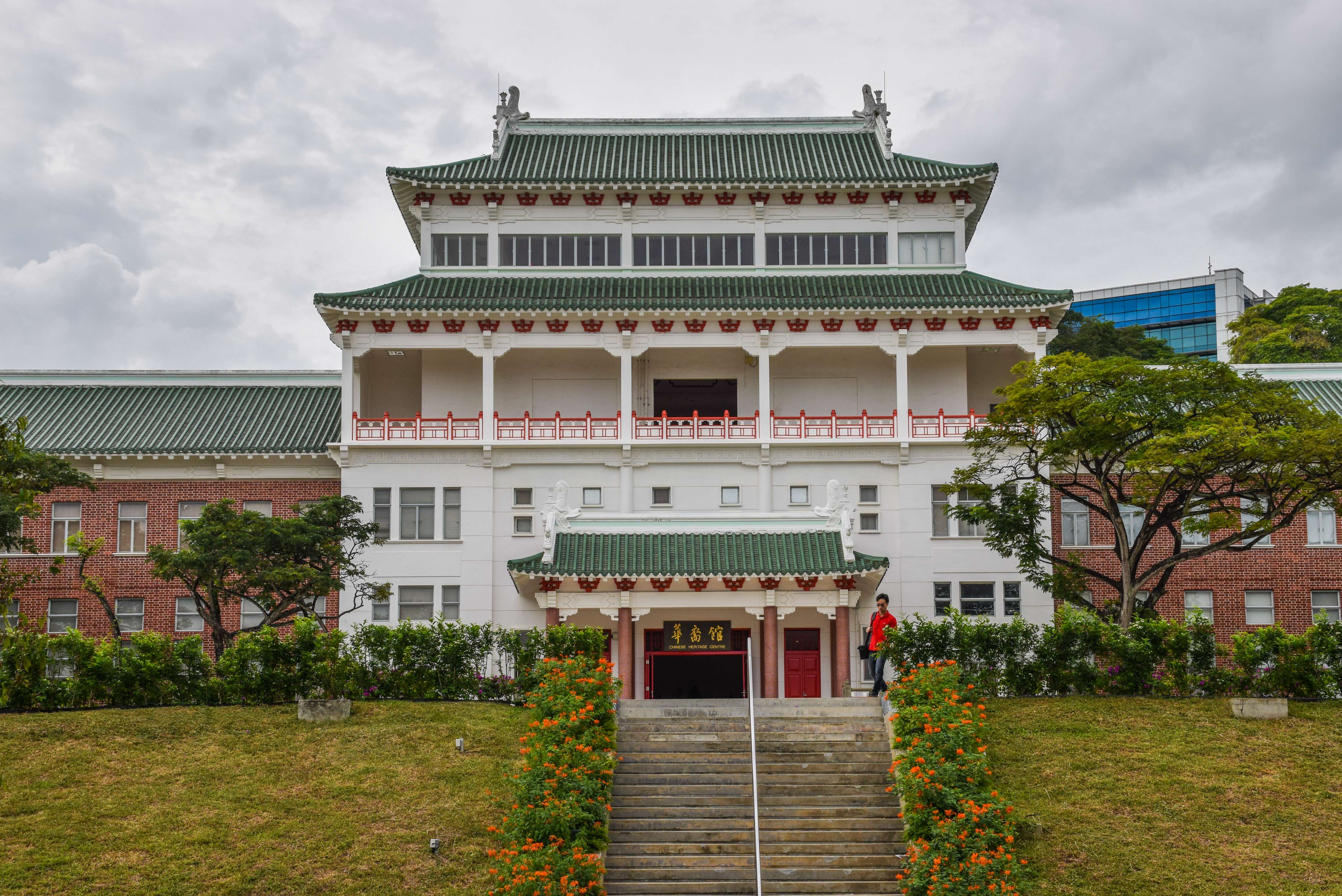Stroll in Chinese-themed Yunnan Garden