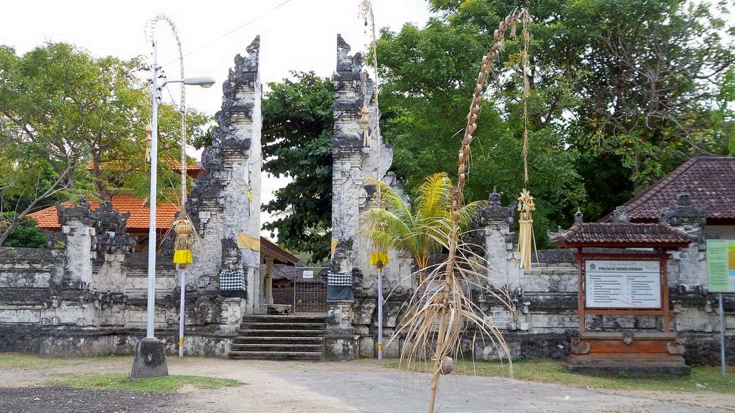 Visit Sakenan Temple