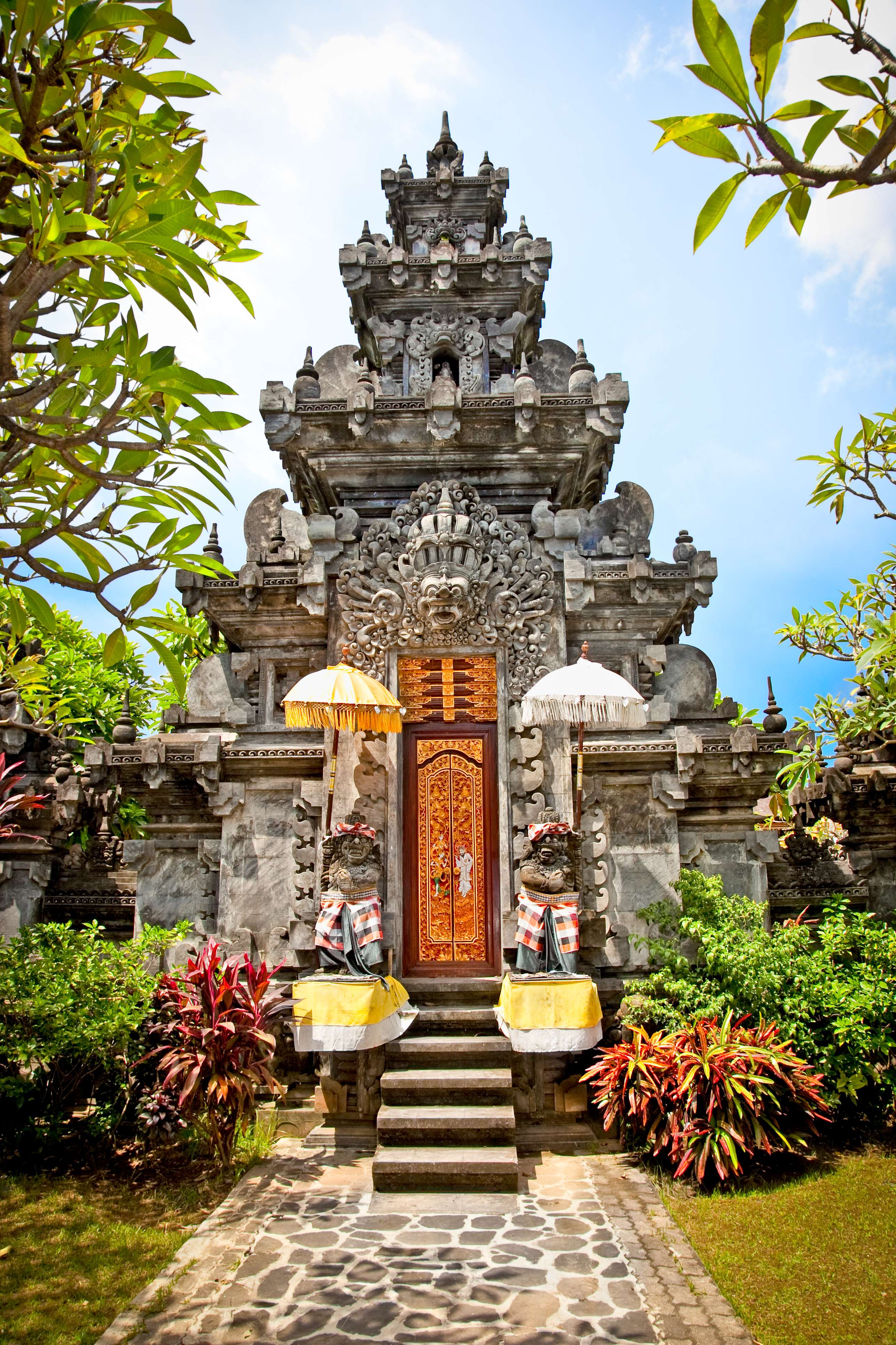 Visit the Pura Blanjong