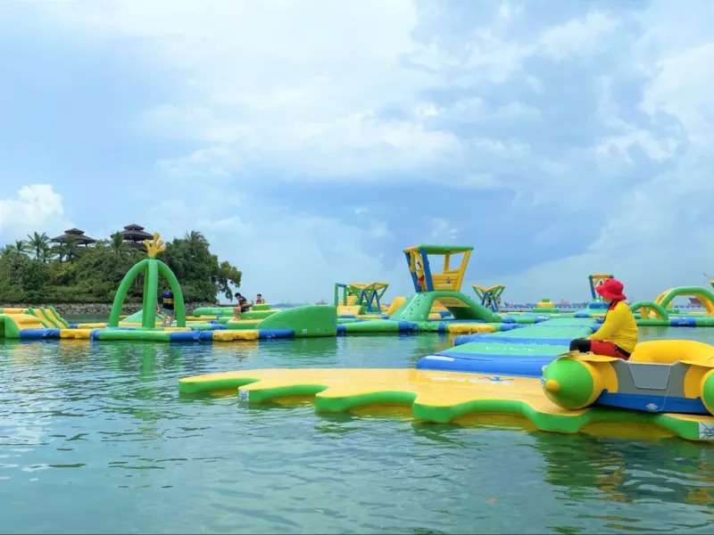 Splash and Dive at Hydro Dash