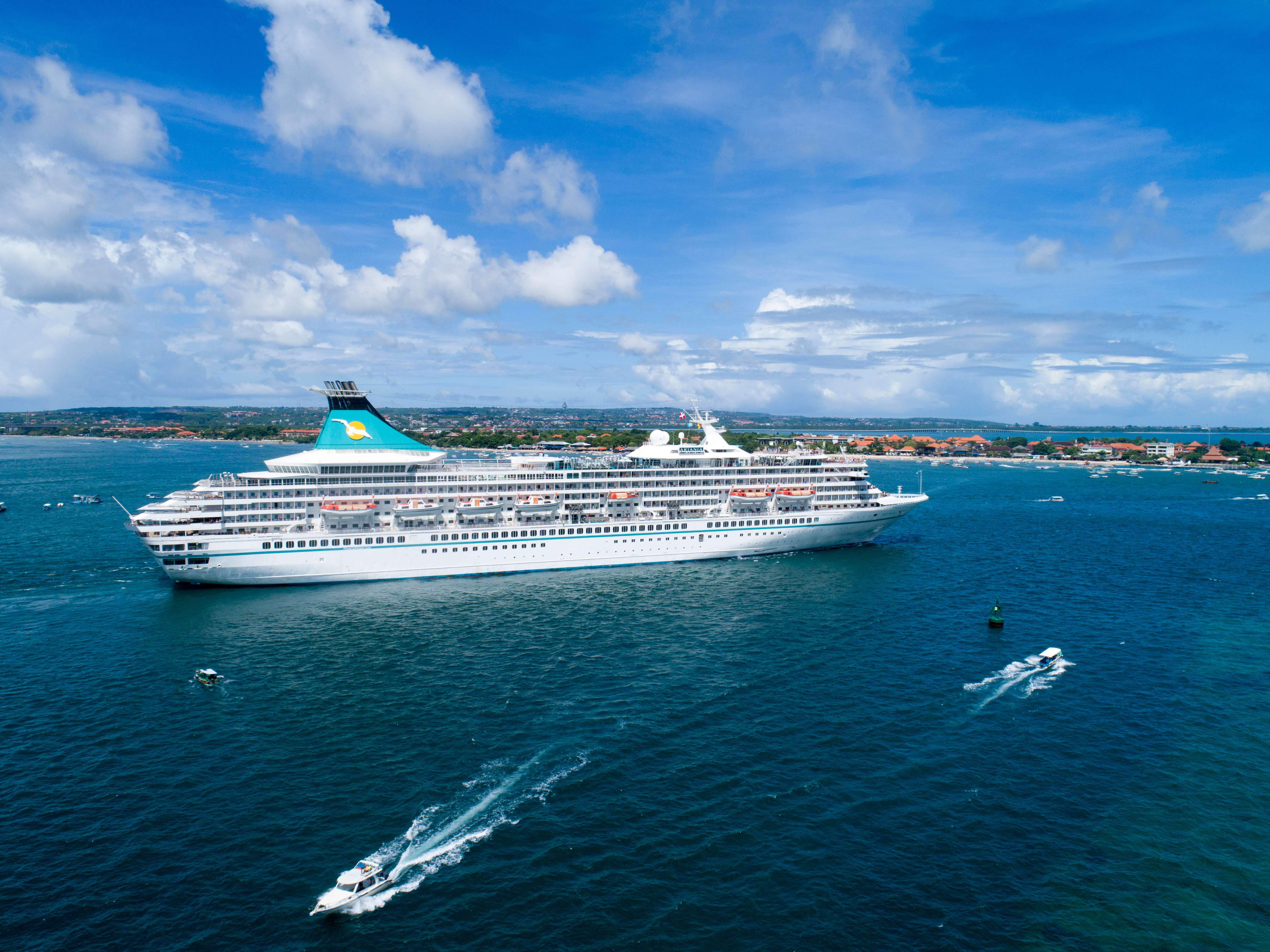 Enjoy at Sunset Dinner Cruise in Bali