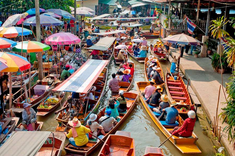 Bang Khu Wiang Floating Market