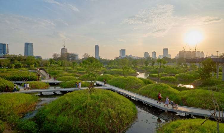 Relax At Benjakiti Park
