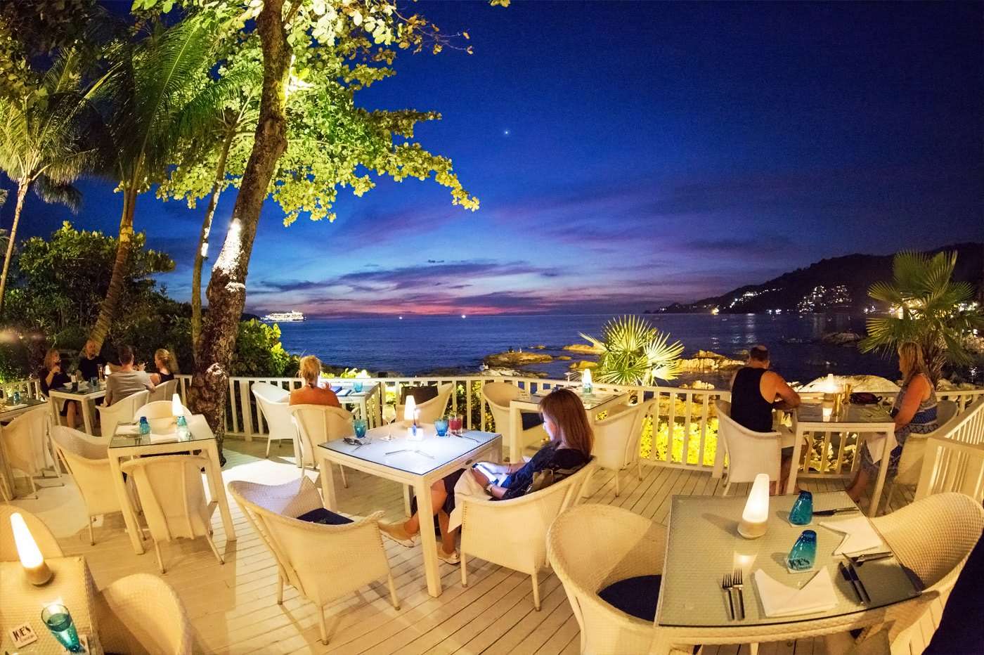 Dining on Patong Beach