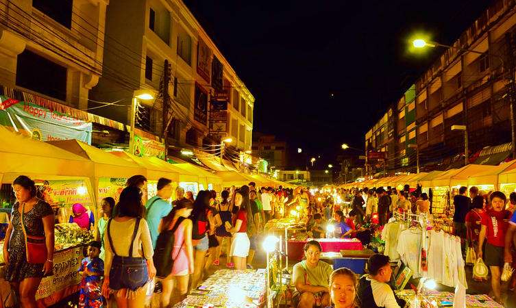  Visit Krabi Town Walking Street 