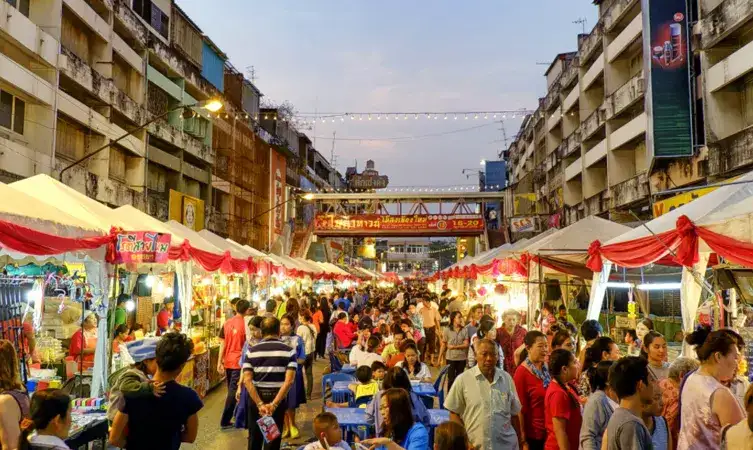 Explore Ao Nang Night Market