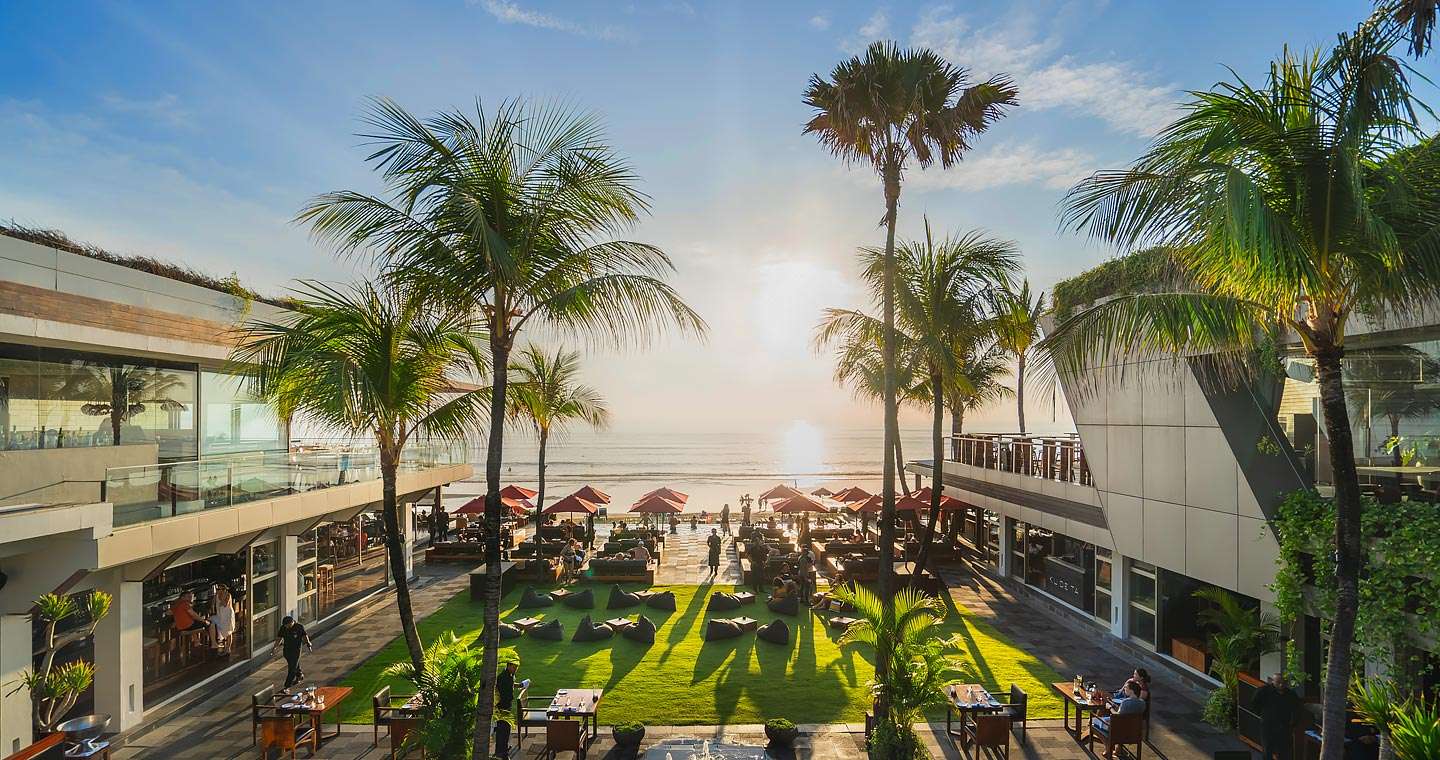 Spend the evening at Ku De Ta 