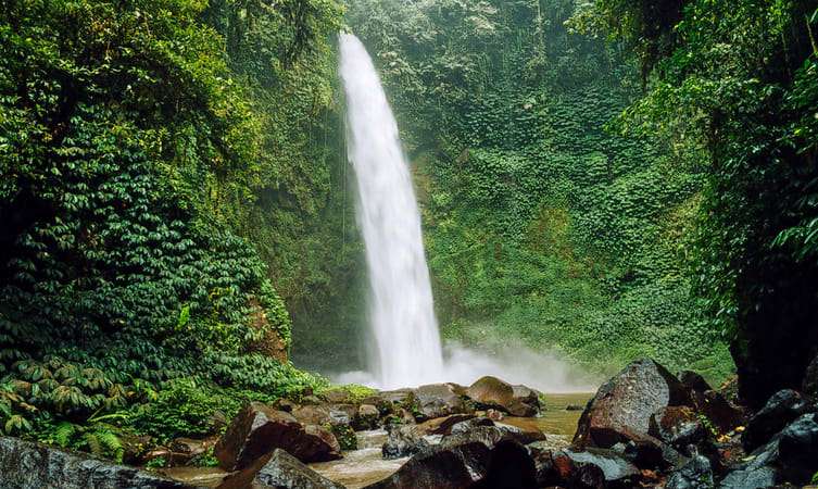 Have fun at Nungnung Waterfall