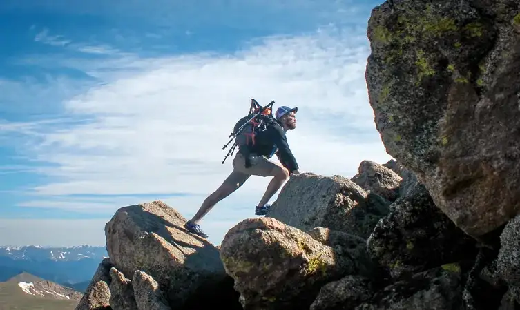 Hiking in Dragon Crest Mountain Trail