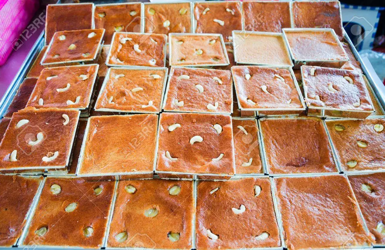 Eat Khanom Mor Gaeng