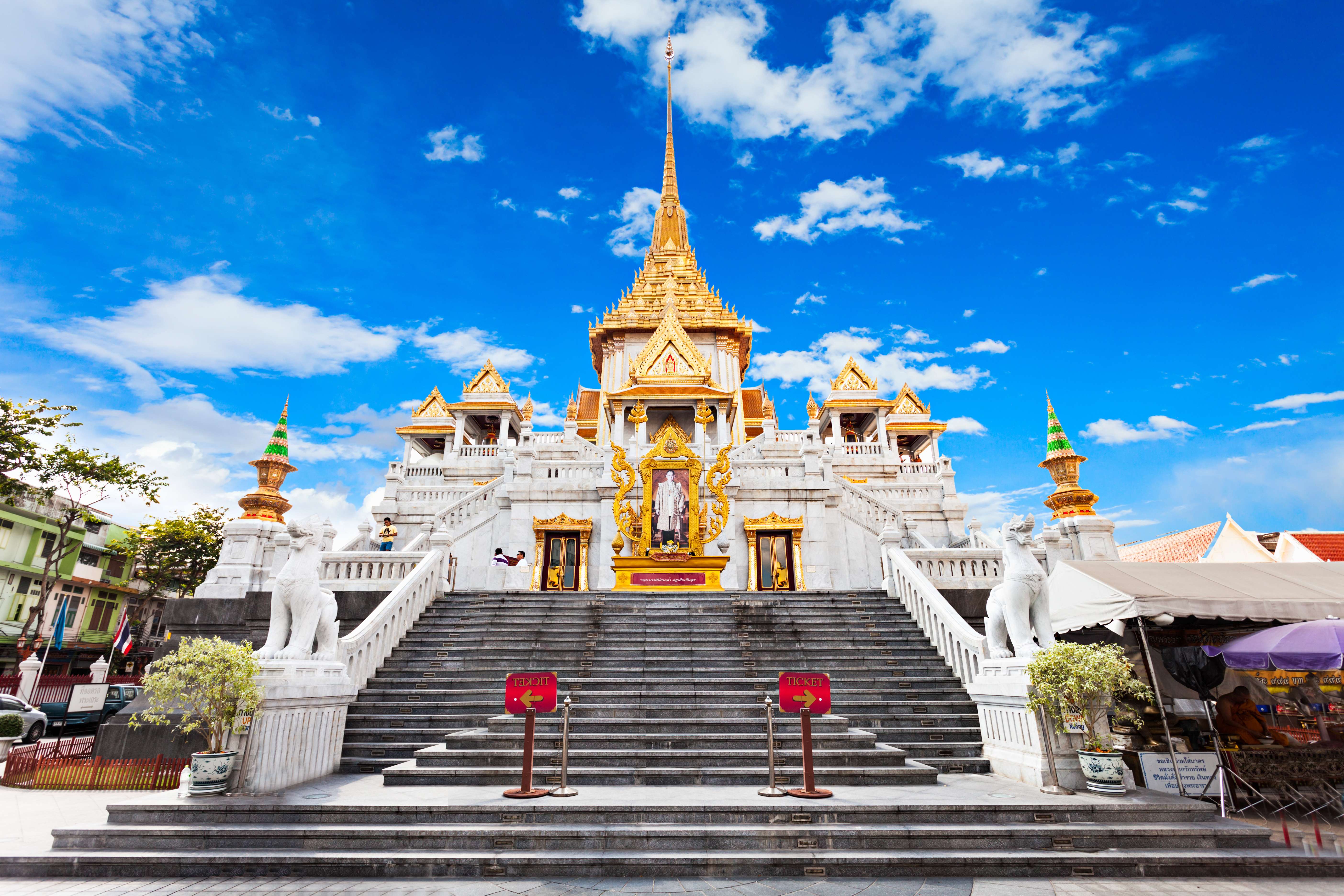 Stop by the Temple of the Golden Buddha