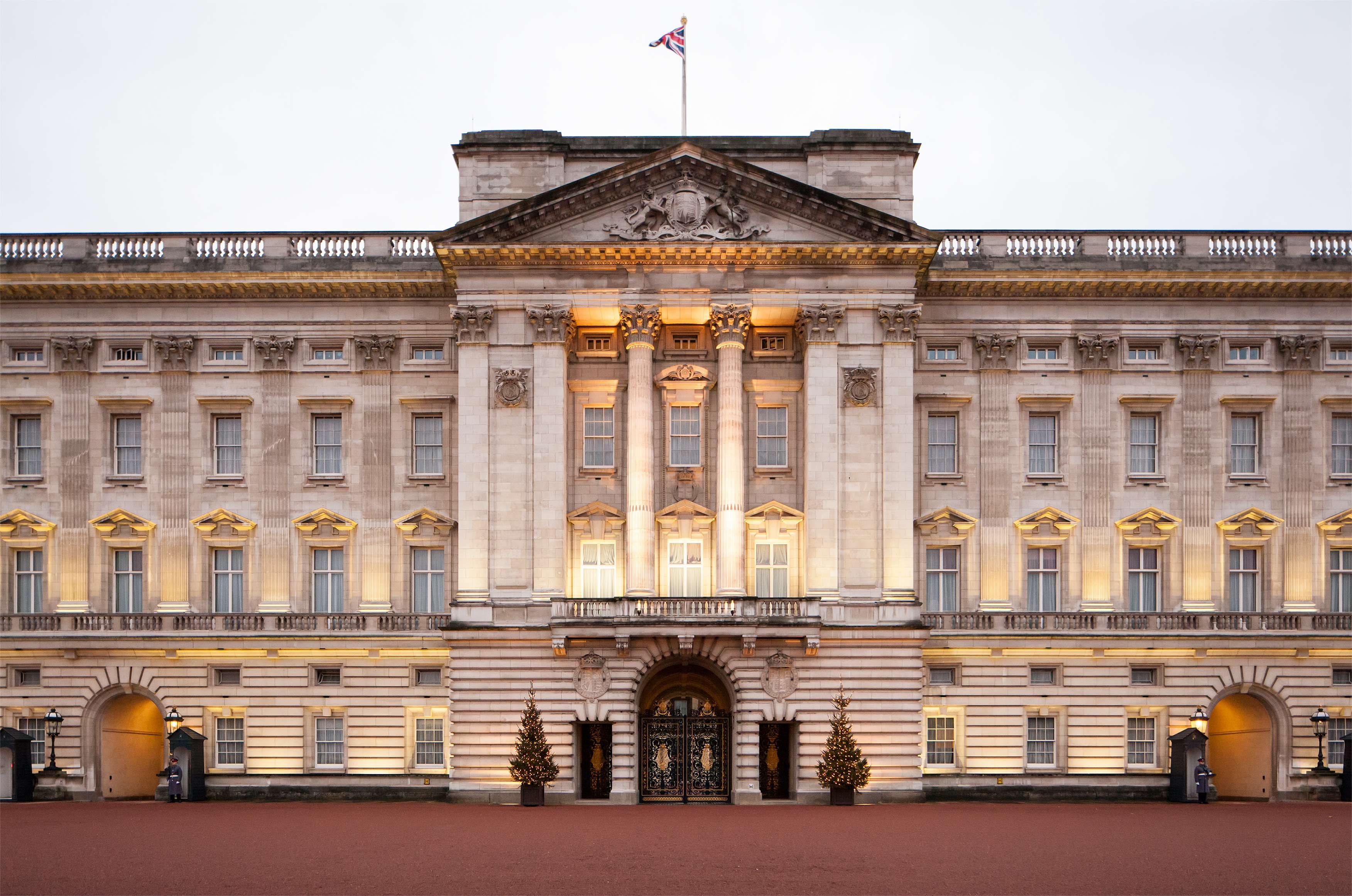 Visit Buckingham Palace