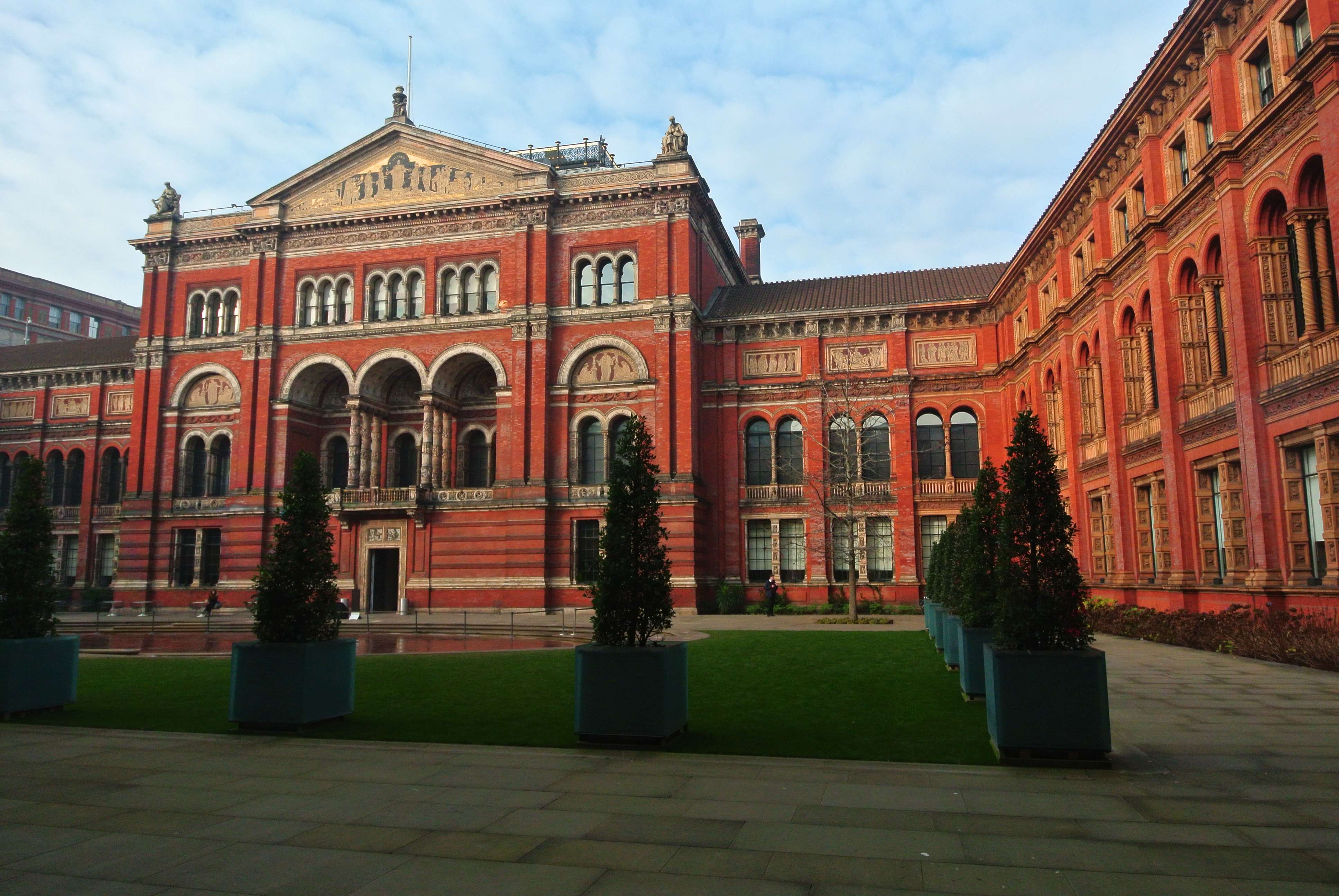 Pay a Visit at the Victoria and Albert Museum