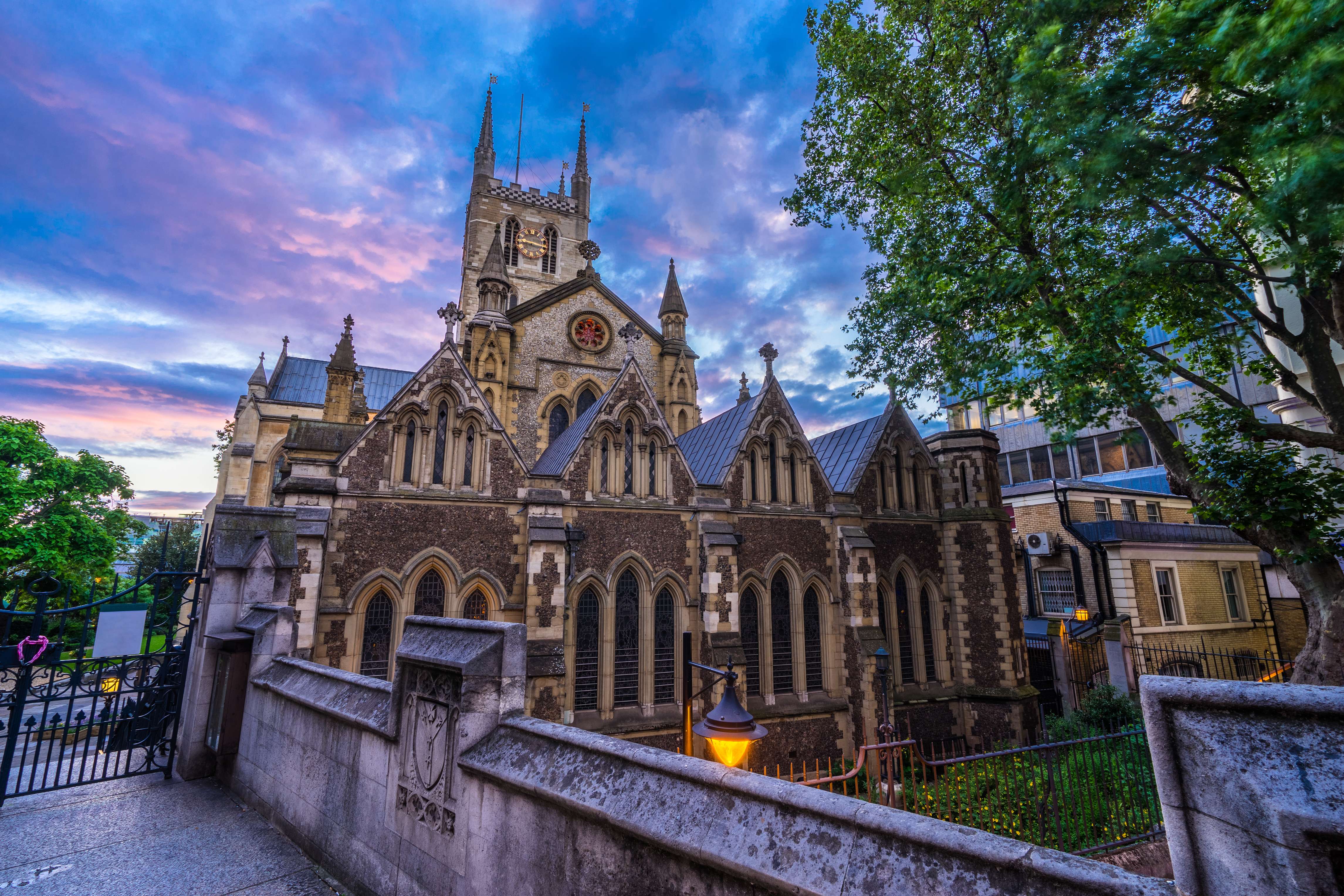 Admire Southwark Cathedral