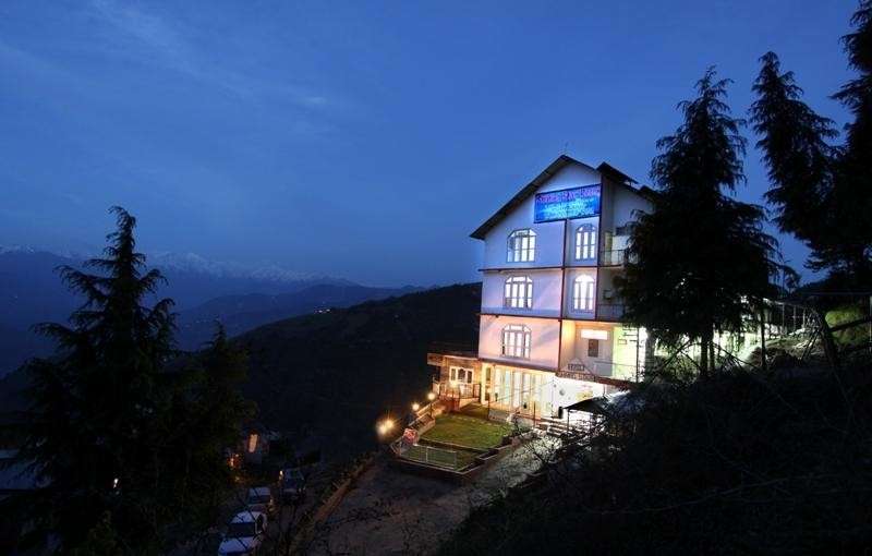 5 Resorts in Khajjiar For A Comfortable Stay Experience in {{year}}!