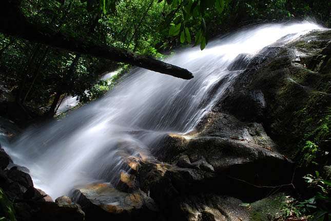  Komanwel Falls