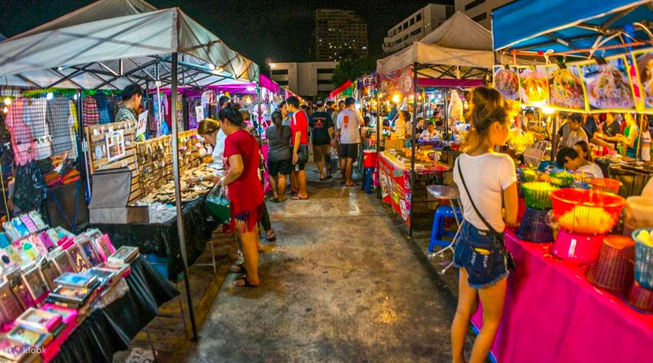 Bayas Night Market