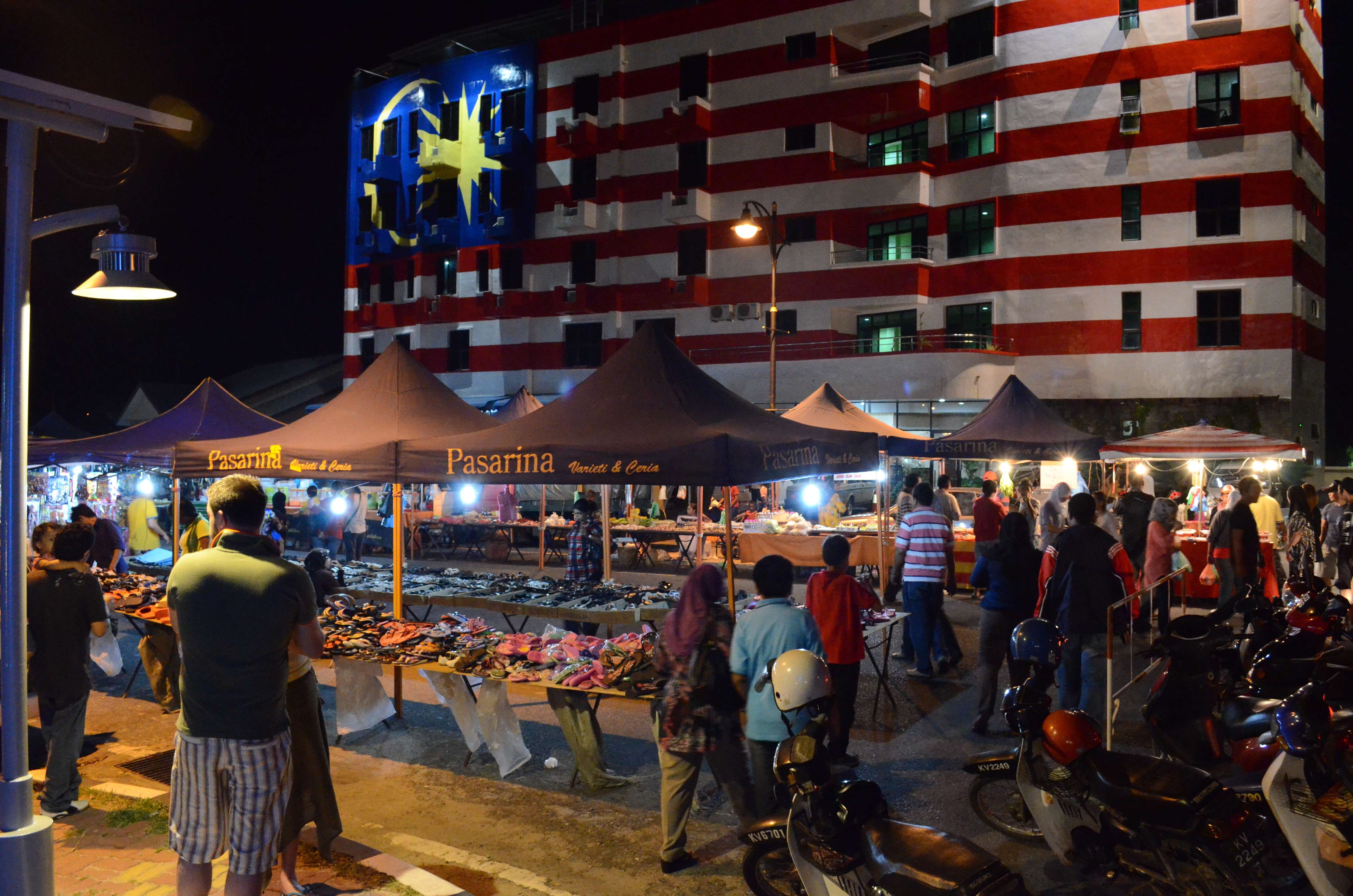 8 Night Markets in Langkawi That Are A Shopaholic’s Paradise!
