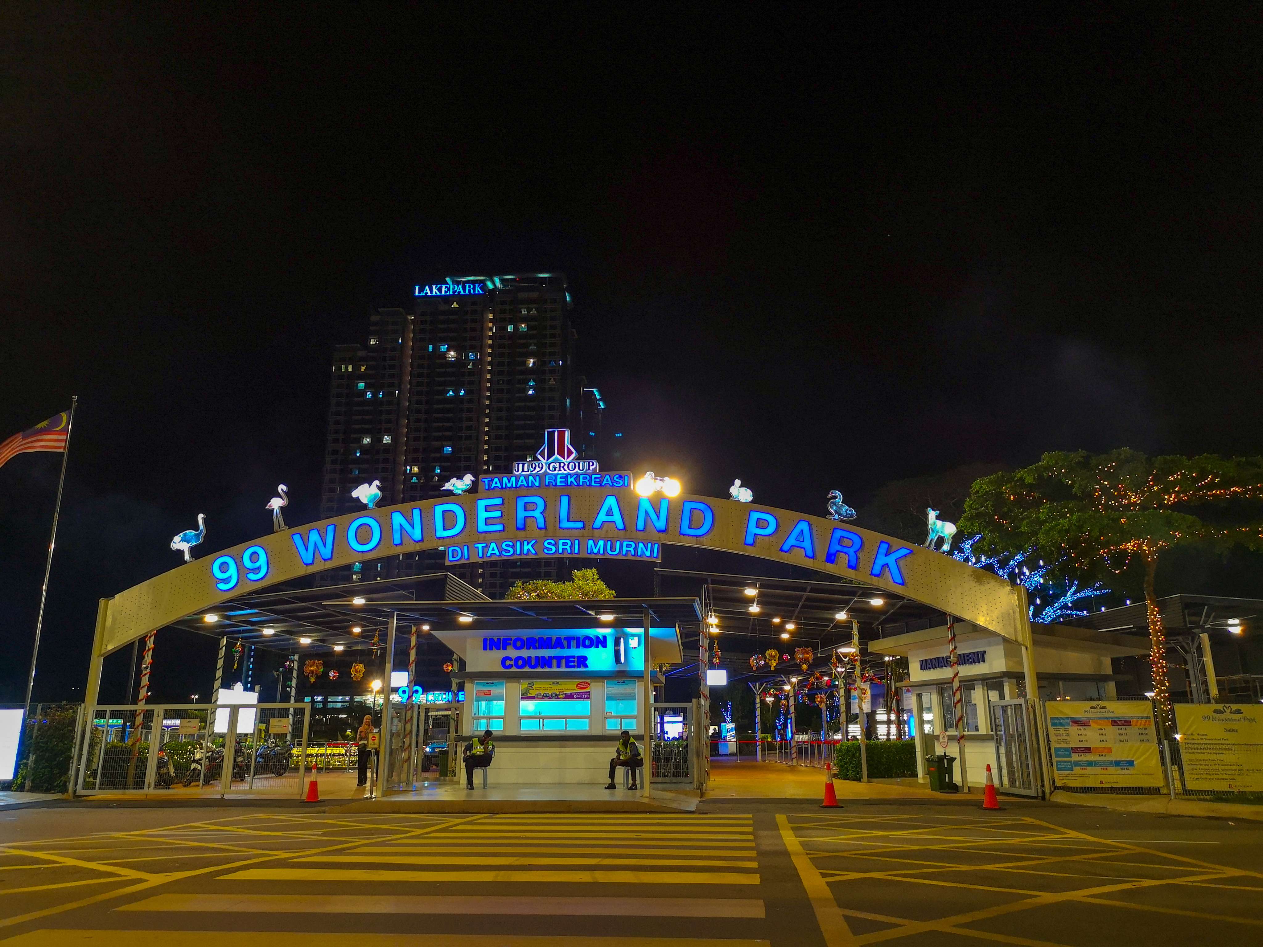  99 Wonderland Park