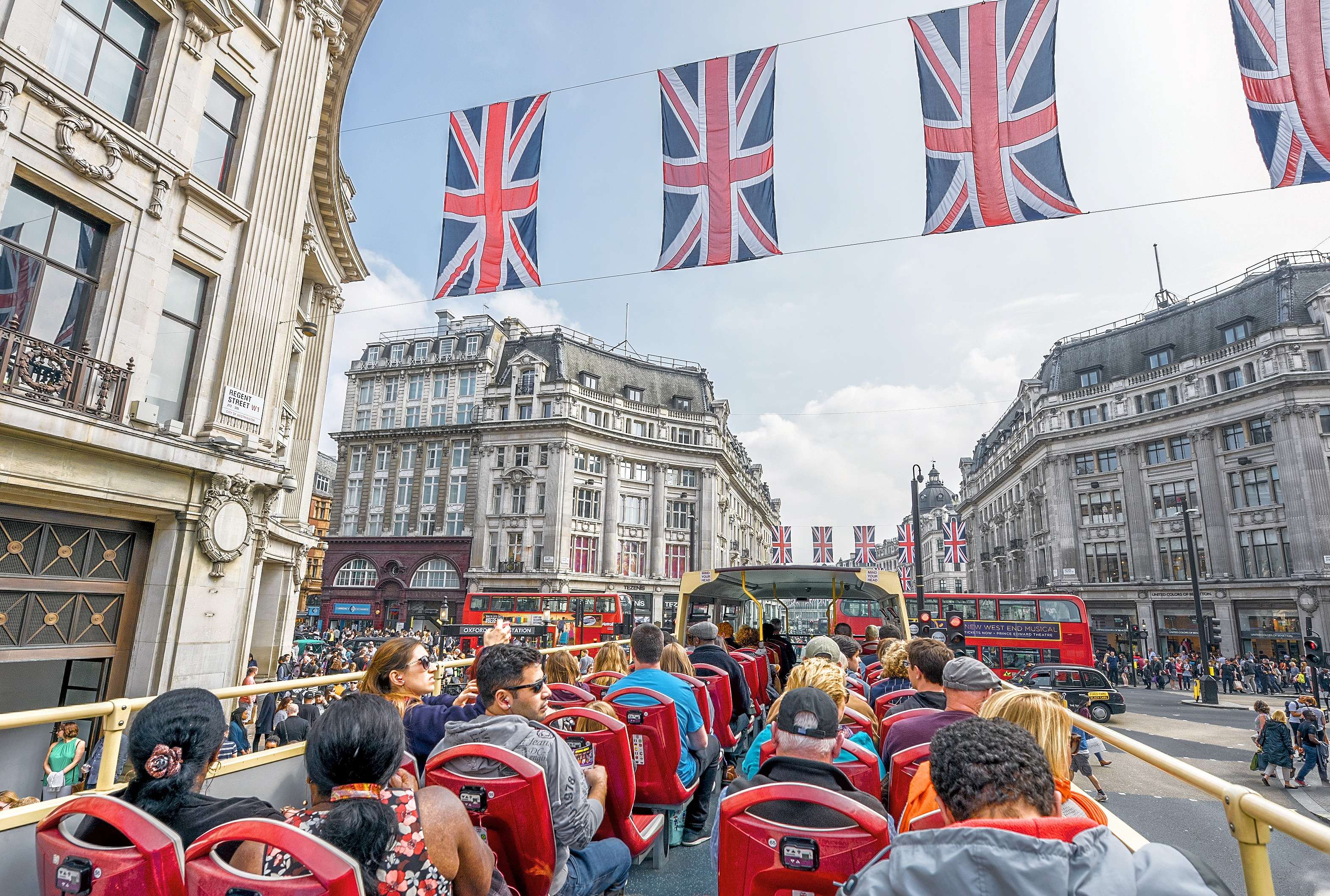Take The London Hop On Hop Off Bus Tour