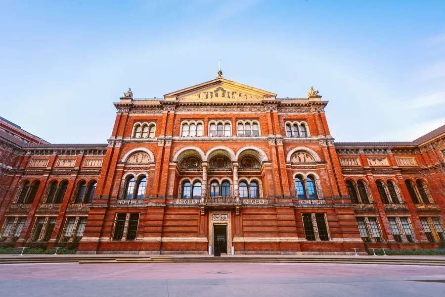  Visit Victoria And Albert Museum