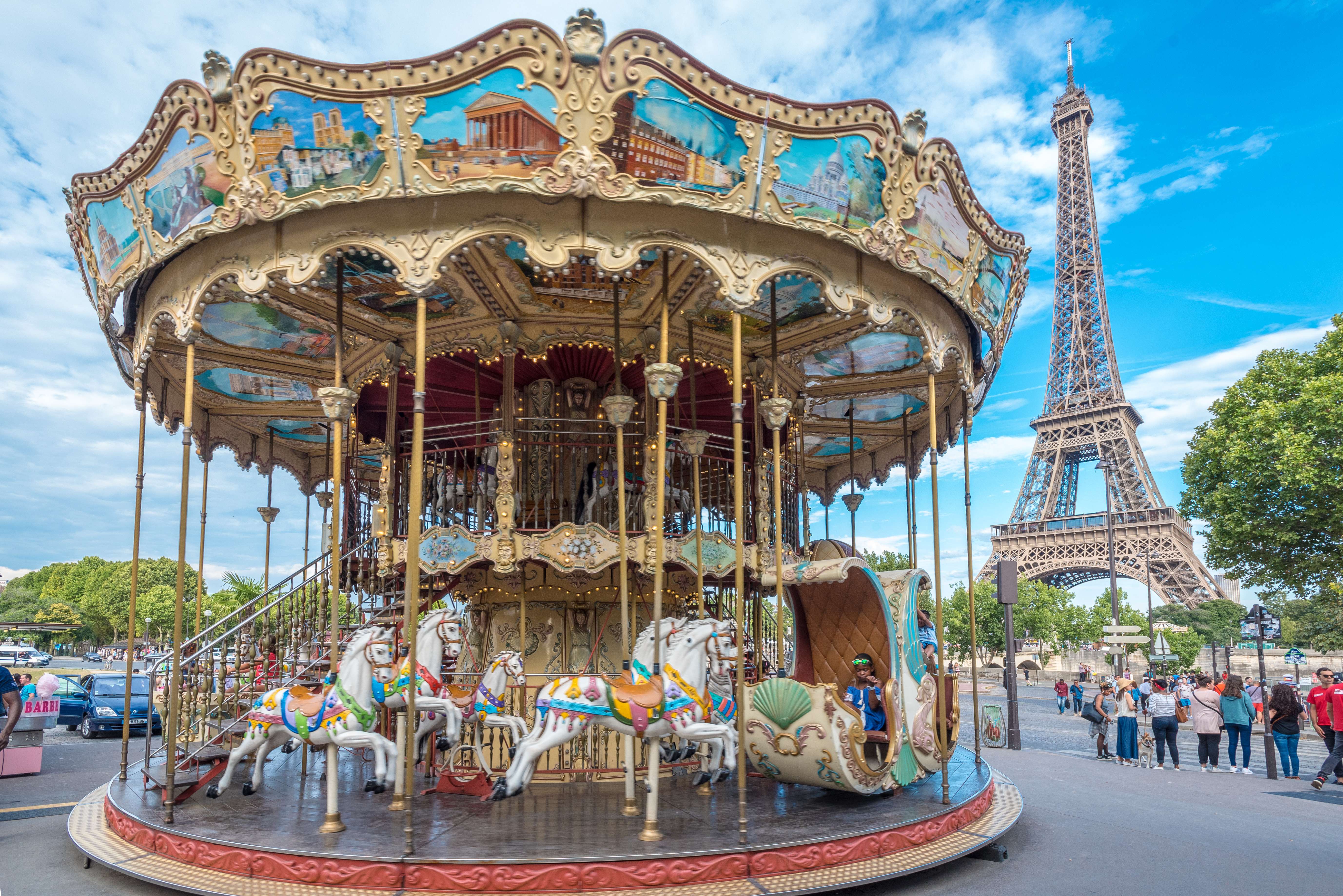 Enjoy Carousel De Eiffel