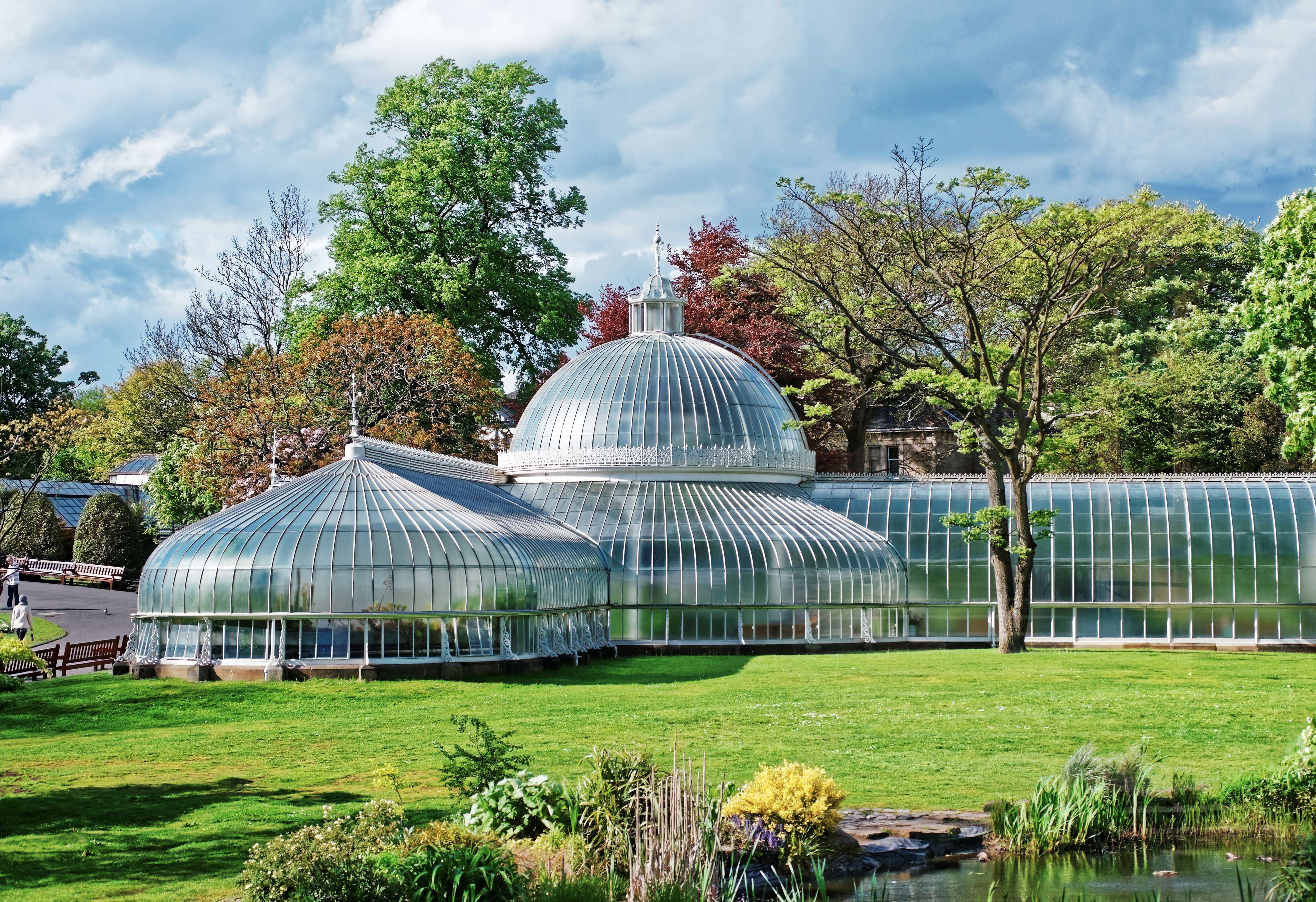 Explore Glasgow Botanic Gardens