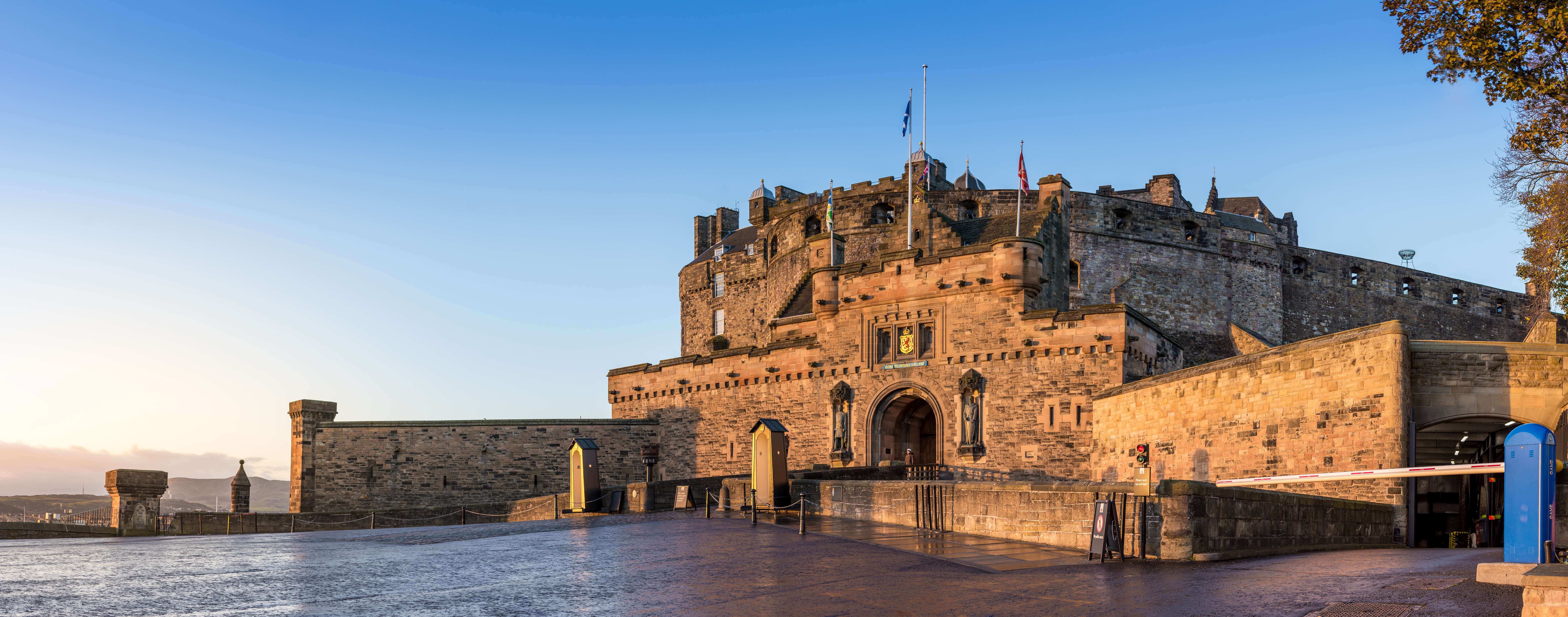 Discover Edinburgh Castle