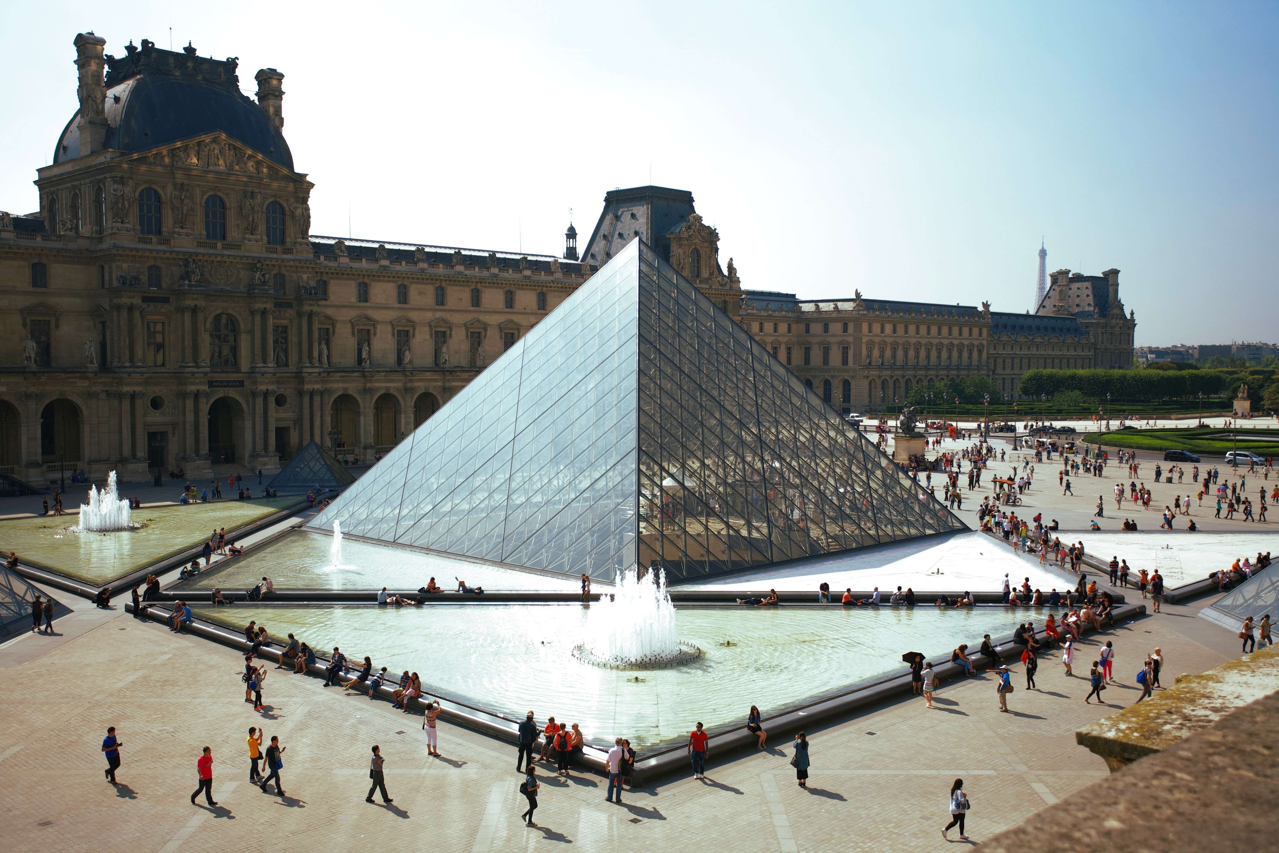 Explore The Louvre Museum