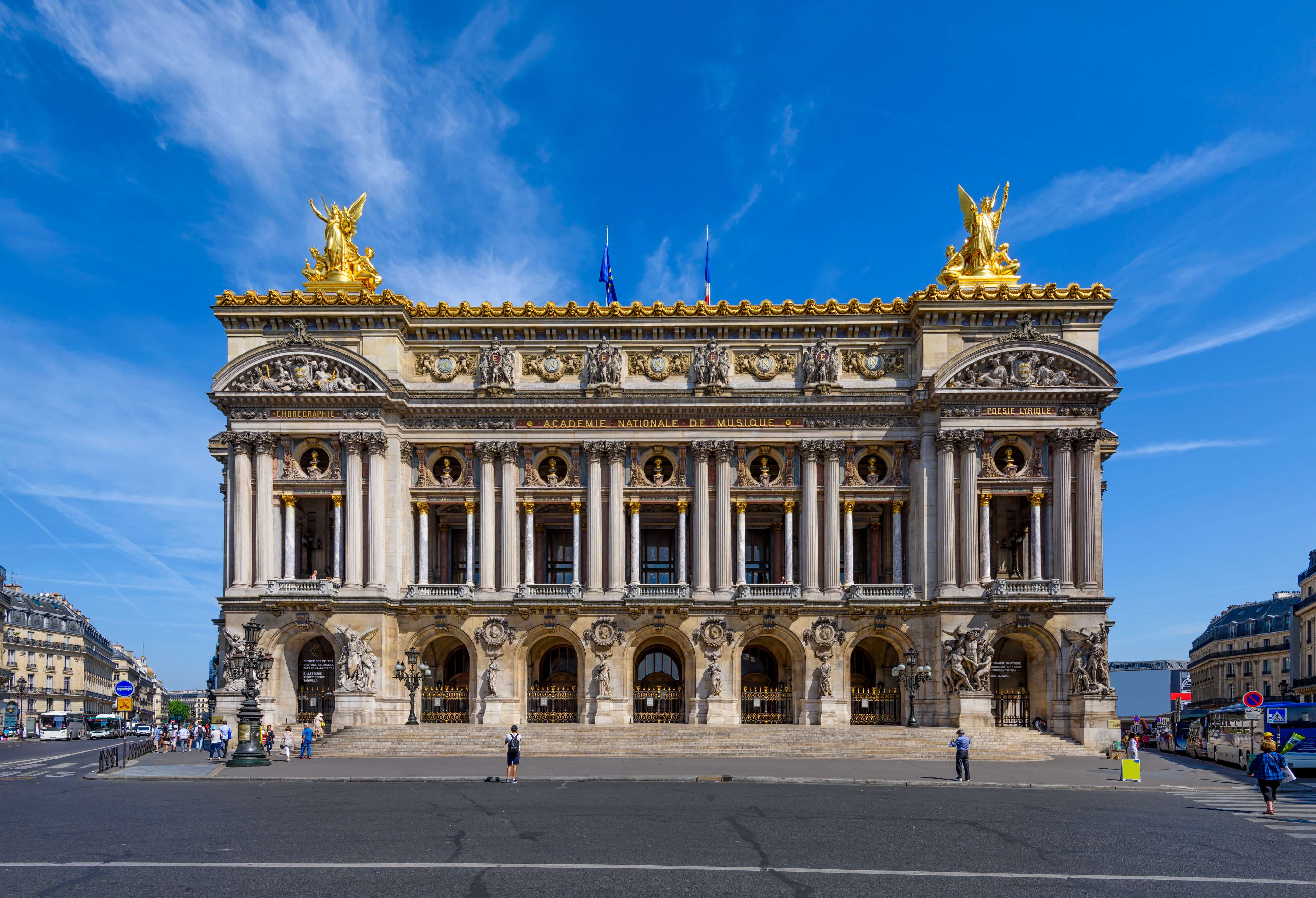 Visit Opera House in Palais Garnier