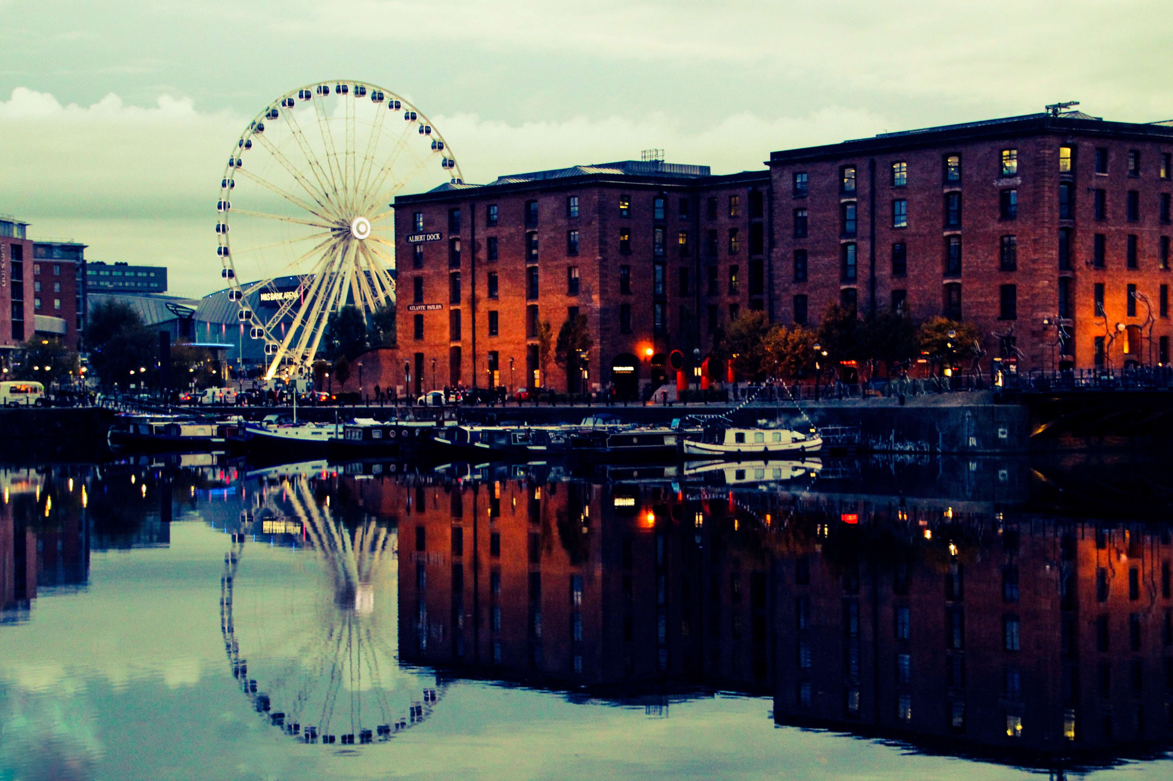 Experience Water adventures At The Albert Dock