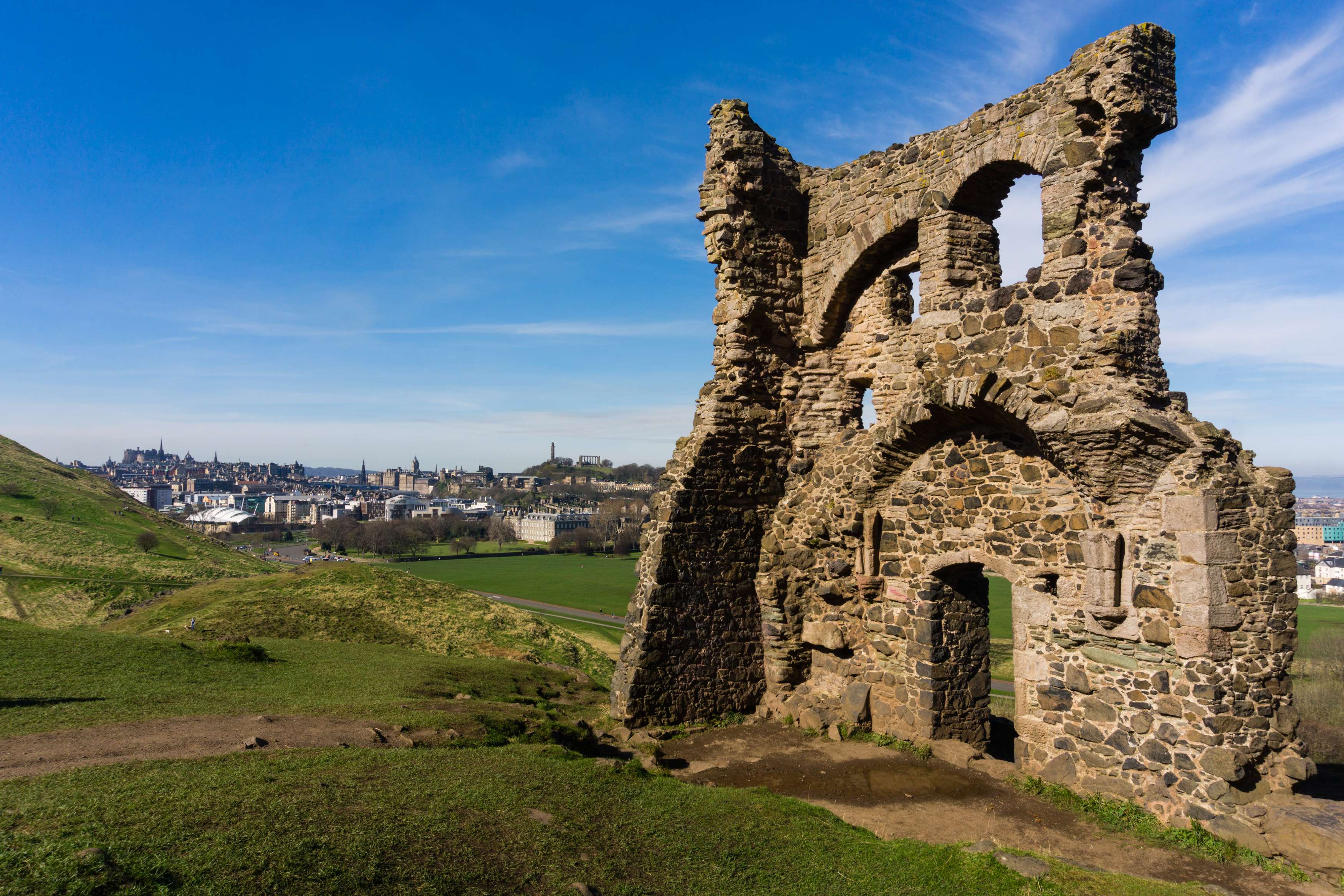 20 Places To Visit Near Edinburgh For A Wholesome Expedition