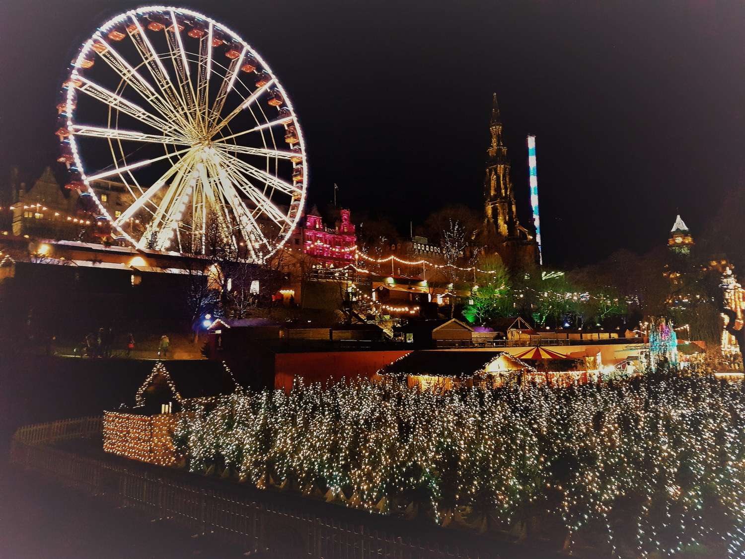 10 Things To Do In Edinburgh At Christmas | Get Upto 40% Off