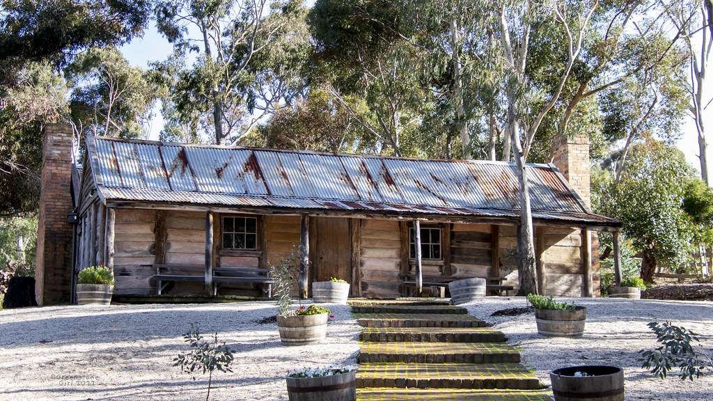 Explore the Emu Bottom