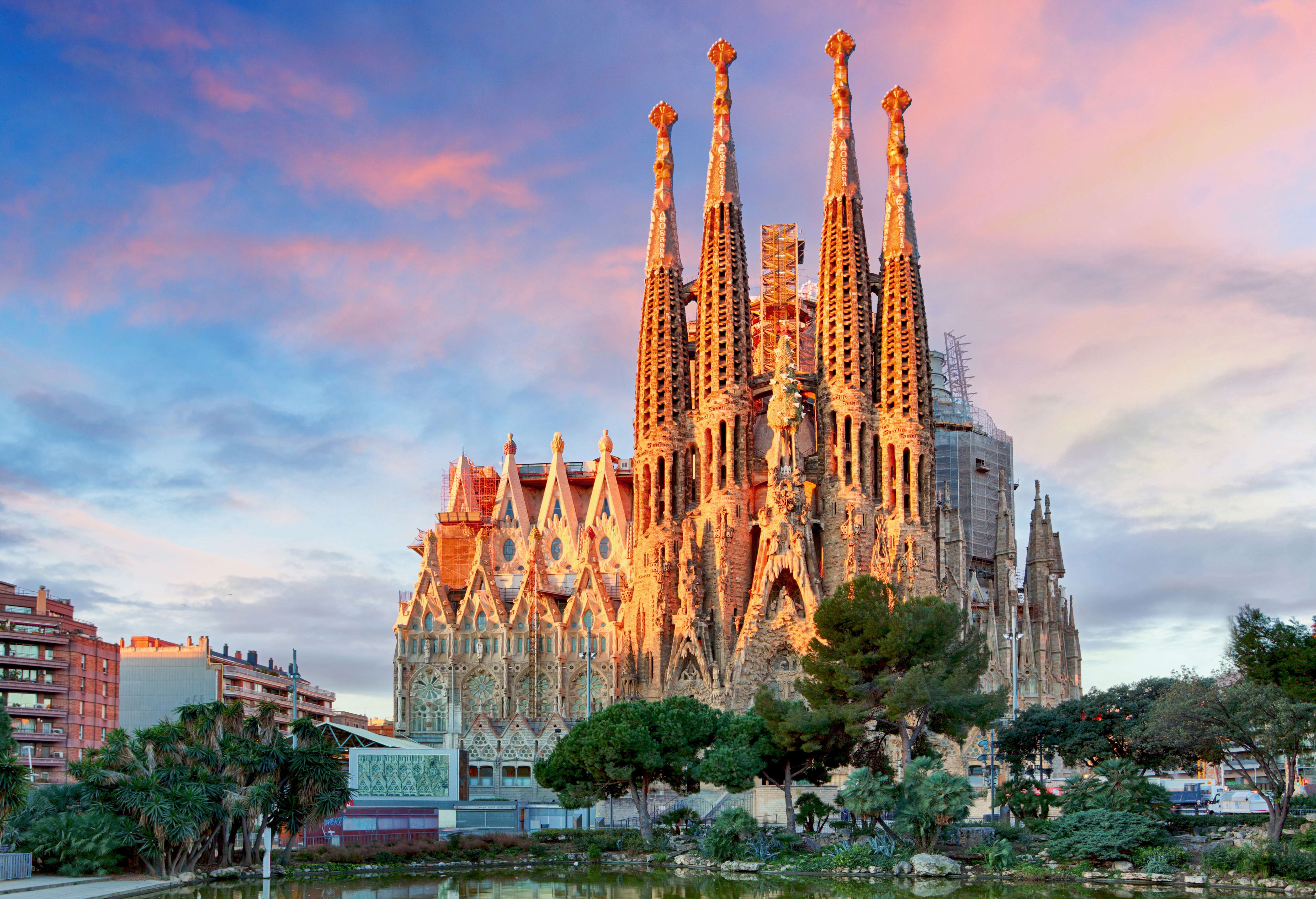 Explore Sagrada Familia