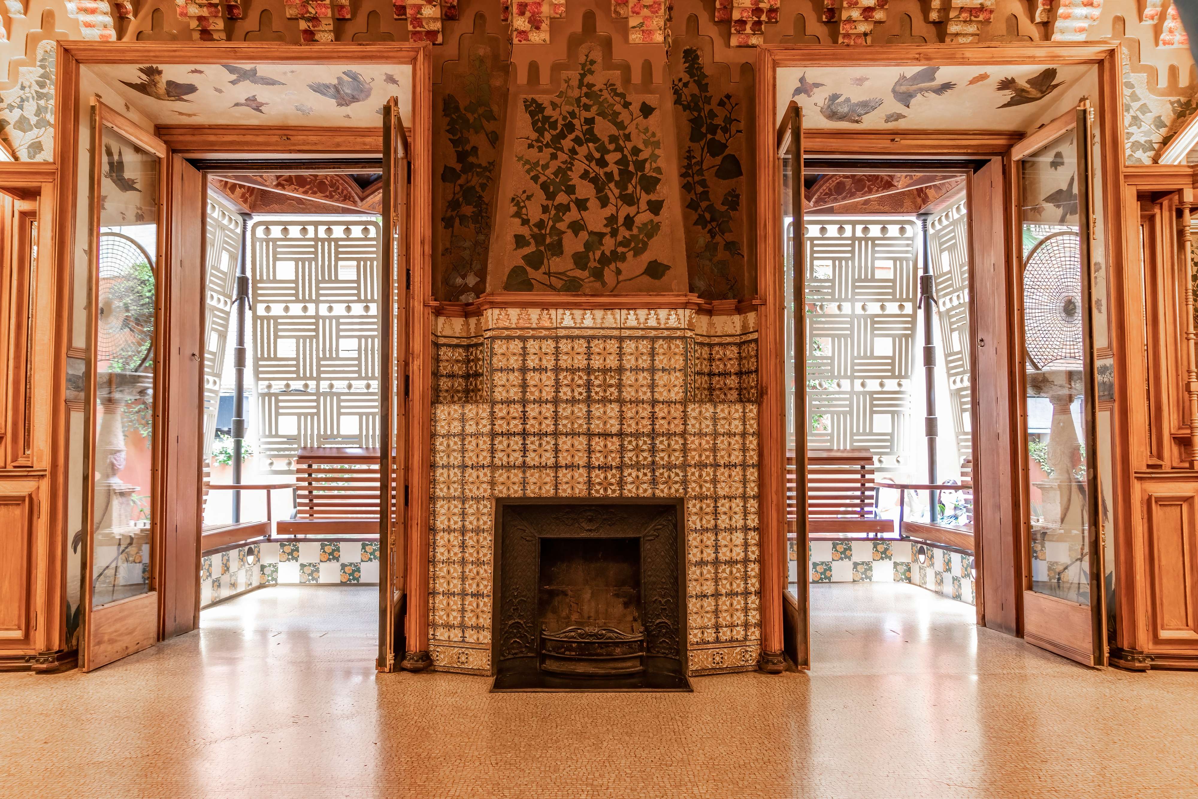 Explore Casa Vicens
